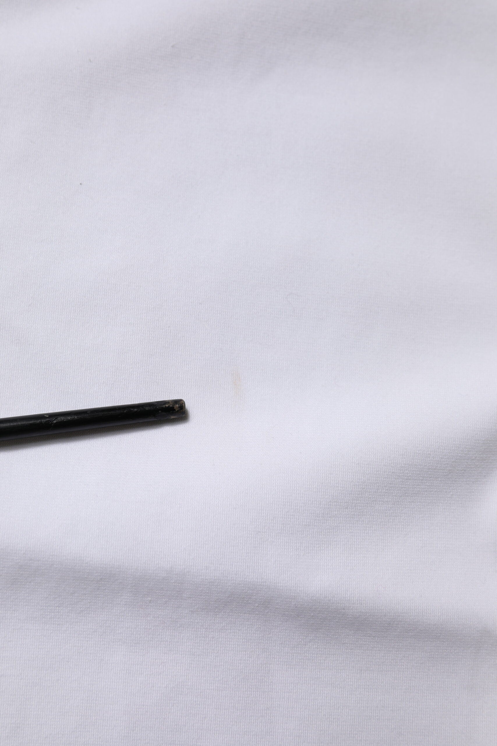 Dolce & Gabbana Weißes T-Shirt mit Logo-Verzierung und kurzen Ärmeln