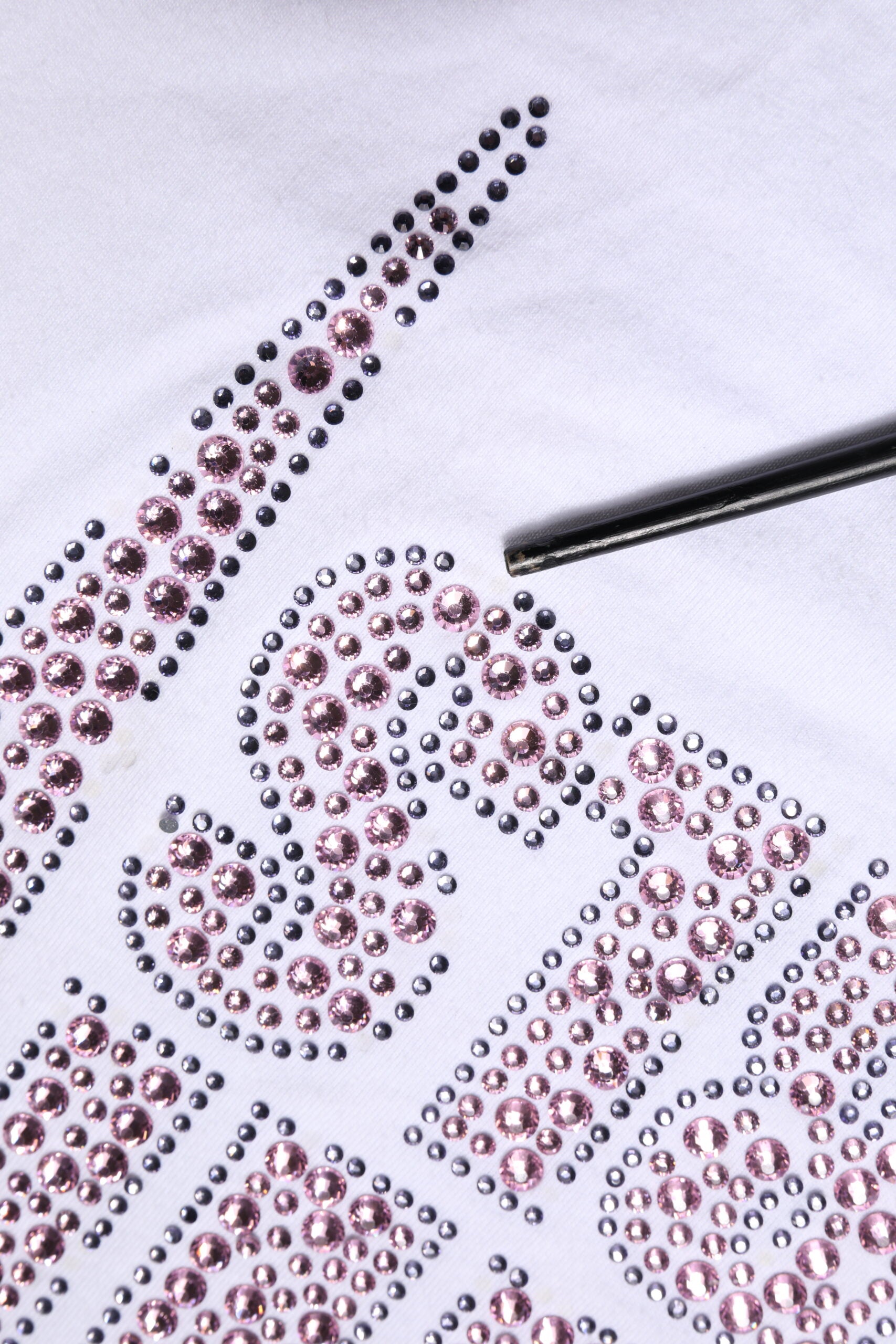 Philipp Plein Weißes verschönertes T-Shirt mit Rundhalsausschnitt und kurzen Ärmeln