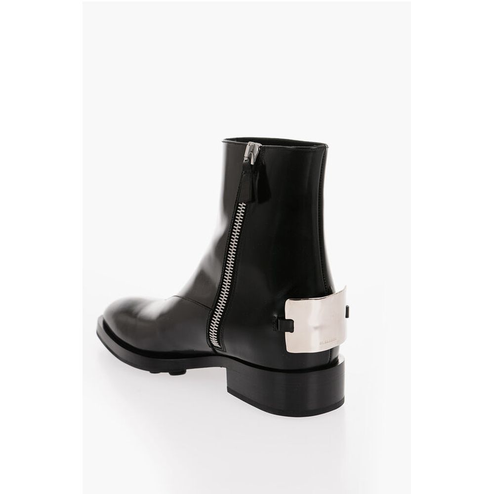 Jil Sander ANGKOR Booties aus gebürstetem Leder mit Metallplakette 4cm