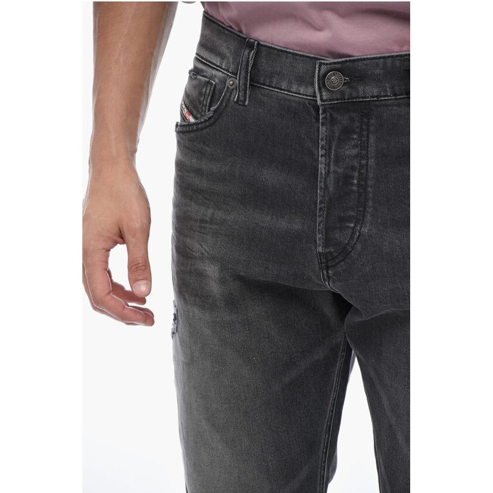 Diesel D-SARK Denims mit geradem Bein und Distressed-Details L.32