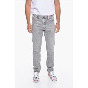 Diesel D-SARK-Jeans mit geradem Bein und Logo-Aufnäher