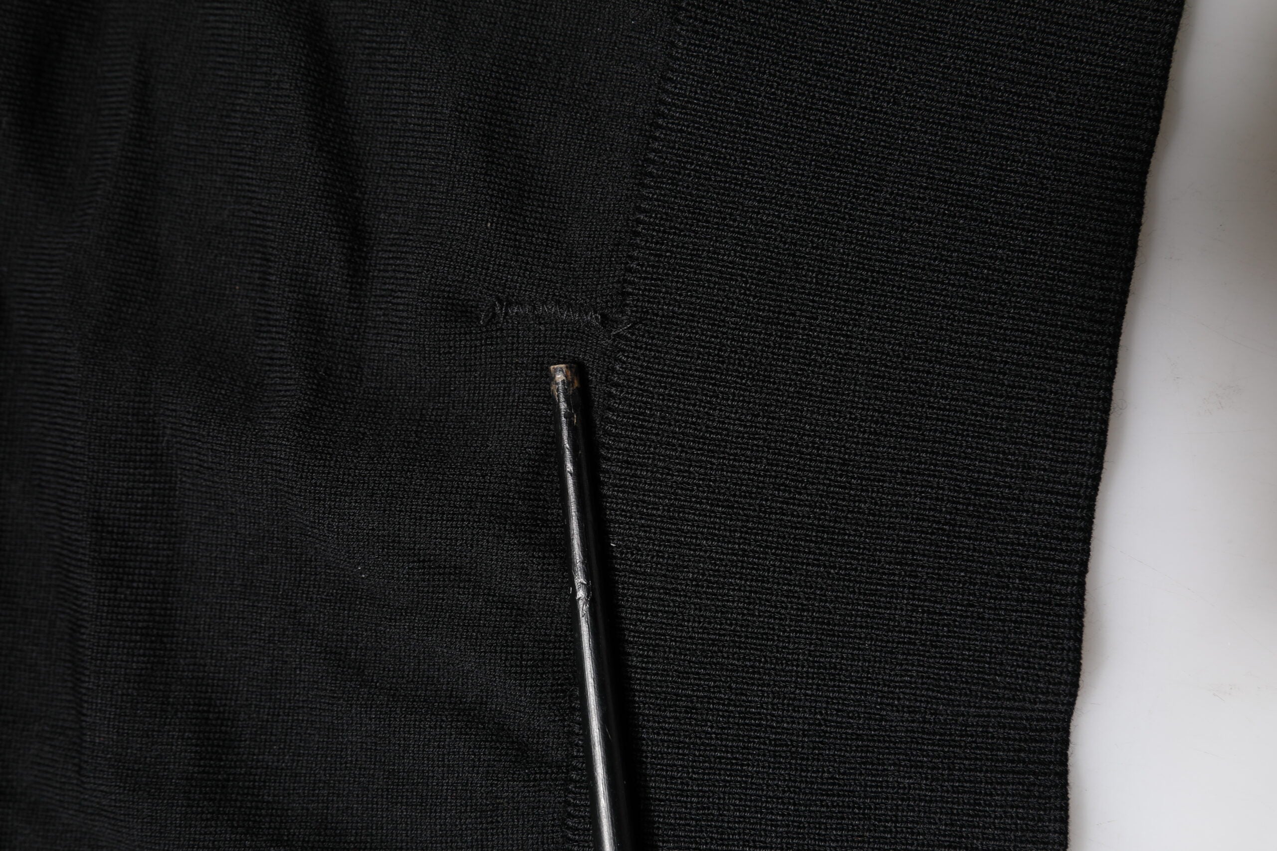 Dolce & Gabbana Schwarzer langärmeliger Pullover mit Rundhalsausschnitt