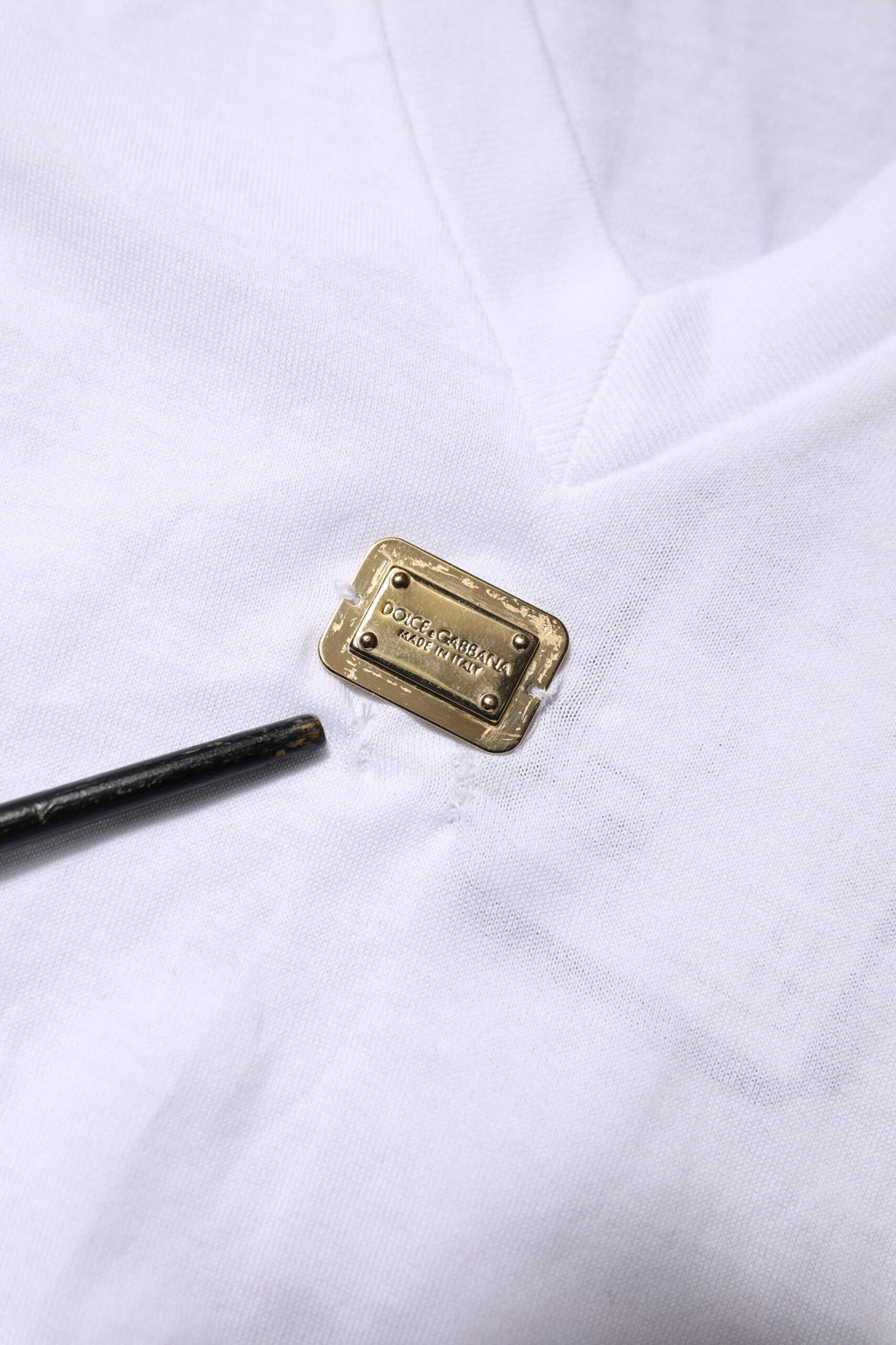 Dolce & Gabbana Weißes Baumwoll-T-Shirt mit kurzen Ärmeln und V-Ausschnitt