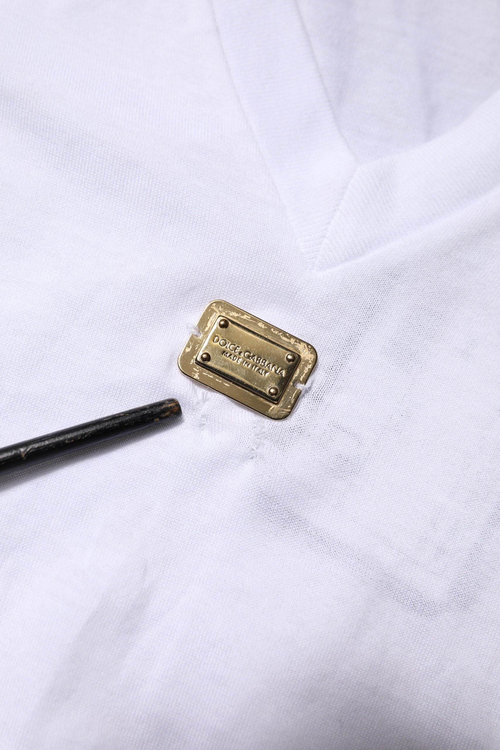 Dolce & Gabbana Weißes Baumwoll-T-Shirt mit kurzen Ärmeln und V-Ausschnitt