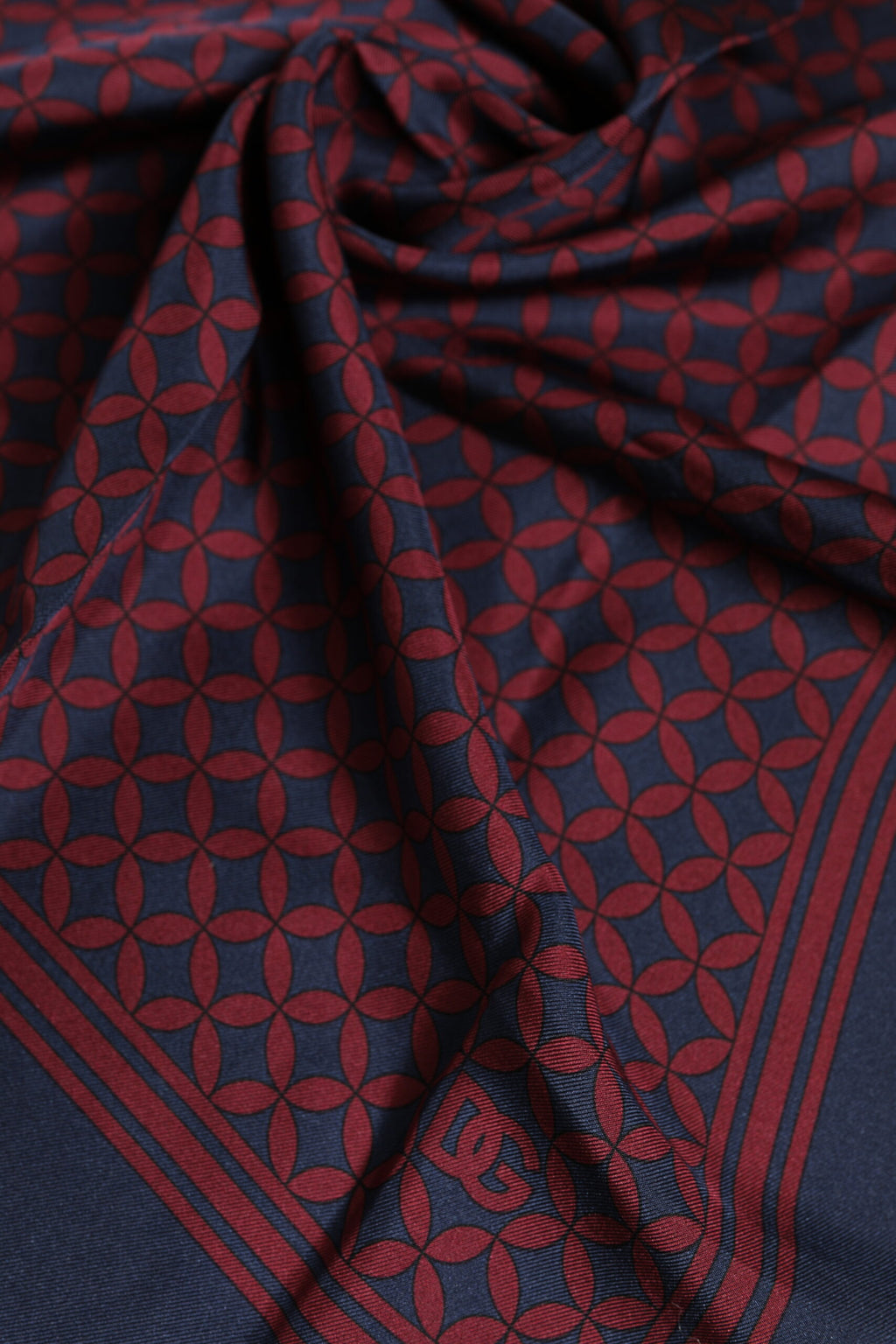 Dolce & Gabbana Rot Blau Bedruckte Seide Quadrat Männer Foulard Schal