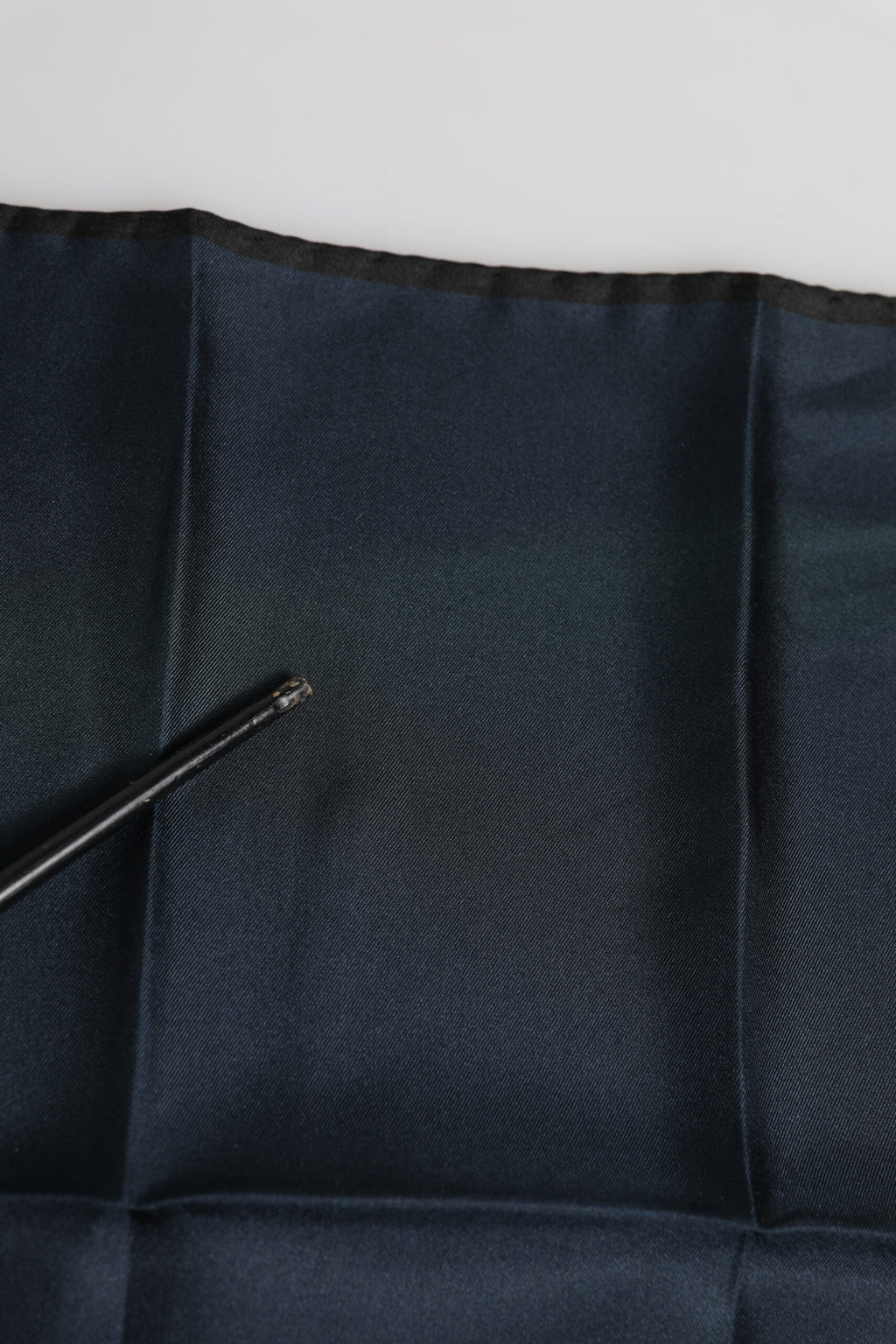 Dolce & Gabbana Blauer DG Crown Silk Square Herren Foulardschal