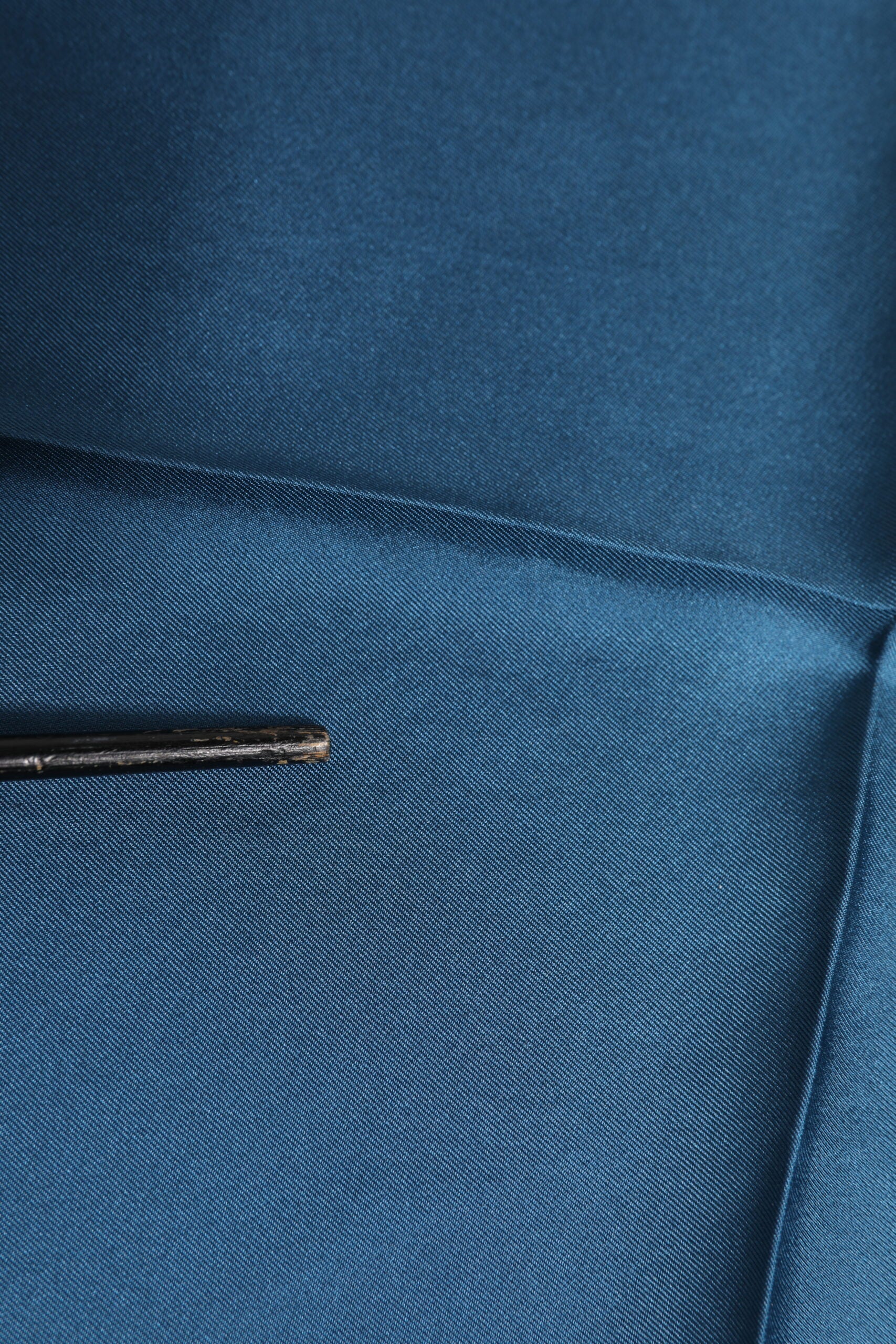 Dolce & Gabbana Blauer DG Crown Silk Square Herren Foulardschal