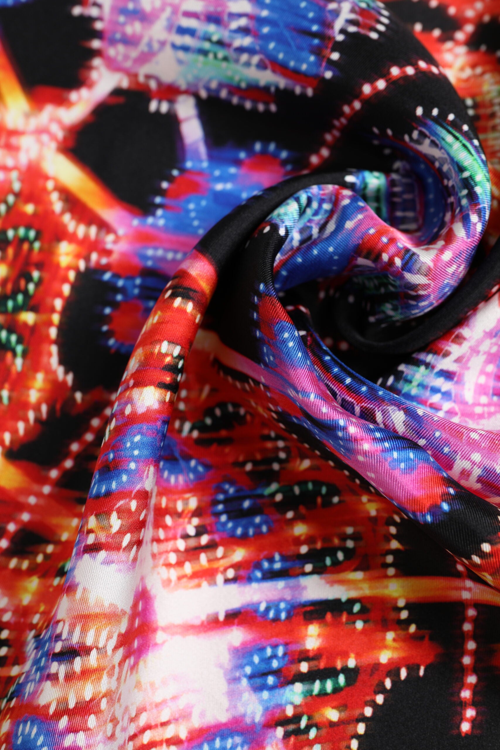 Dolce & Gabbana Schwarzer Multicolor Print Quadratischer Foulard-Schal