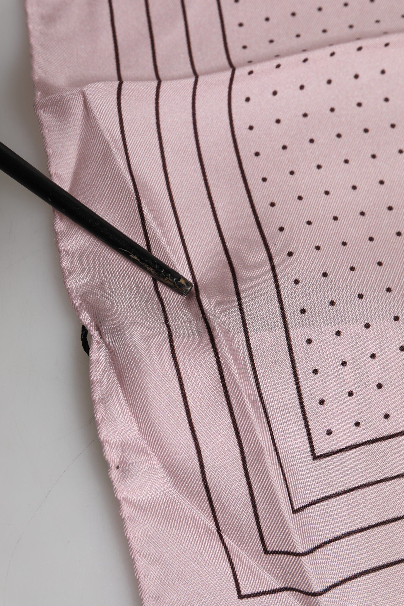 Dolce & Gabbana Beige gepunktetes Seidenquadrat Herren-Foulardtuch