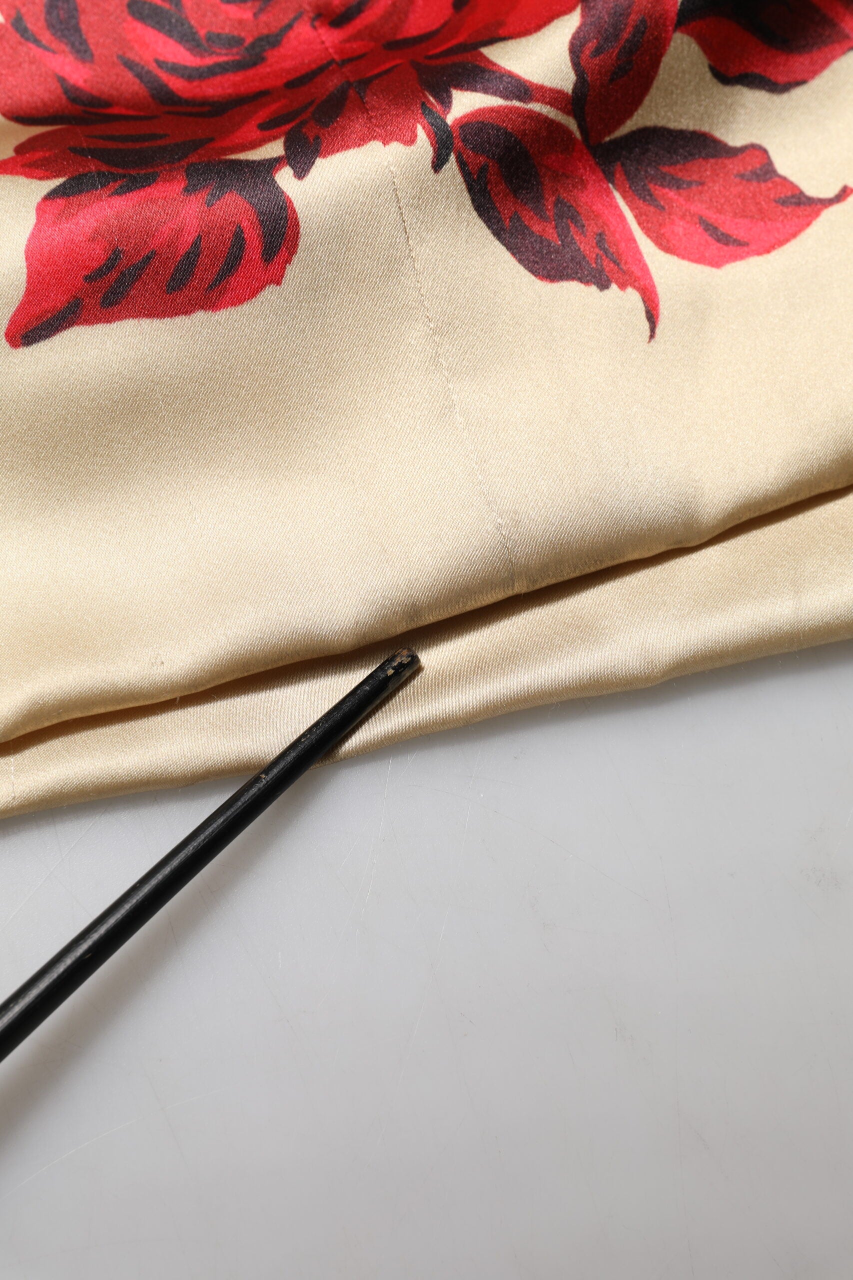 Dolce & Gabbana Beigefarbenes geblümtes Spaghettiträger-Etuikleid