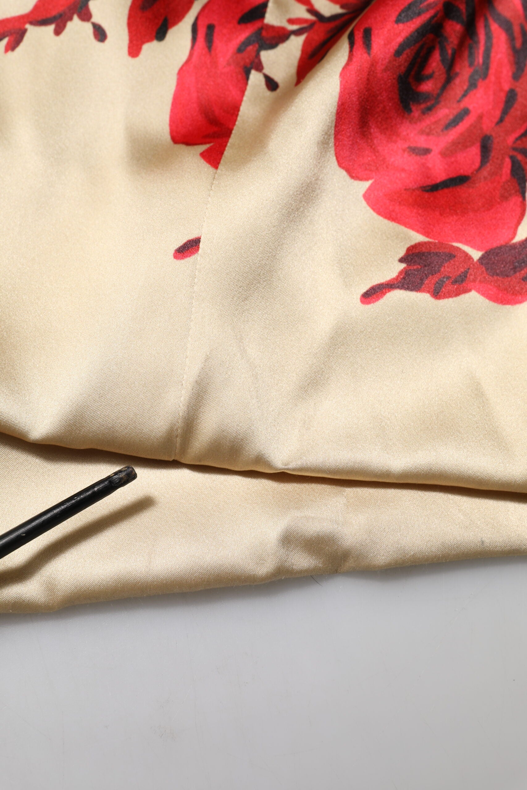 Dolce & Gabbana Beigefarbenes geblümtes Spaghettiträger-Etuikleid