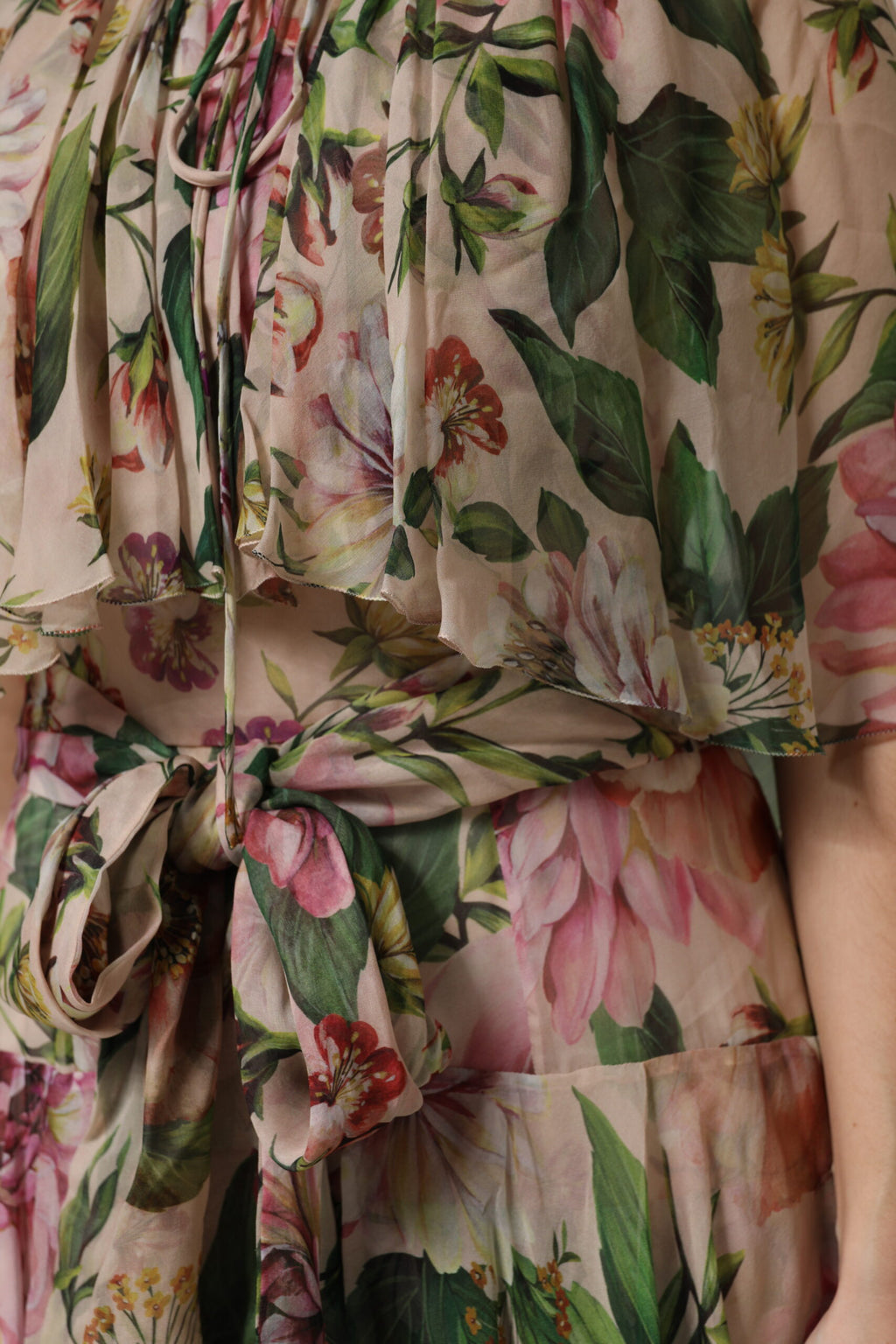 Dolce & Gabbana Rosa gestuftes langes Maxikleid mit Blumendruck