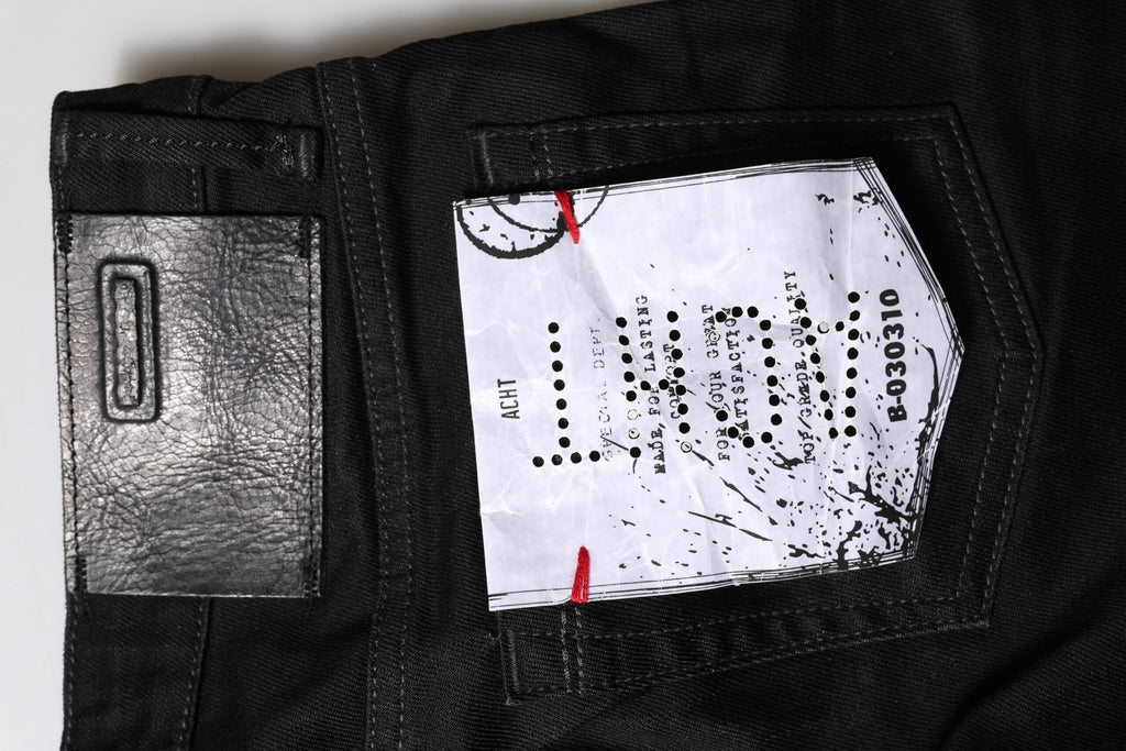 Acht Schwarze Slim Fit Denim-Jeans mit niedriger Taille aus Baumwolle