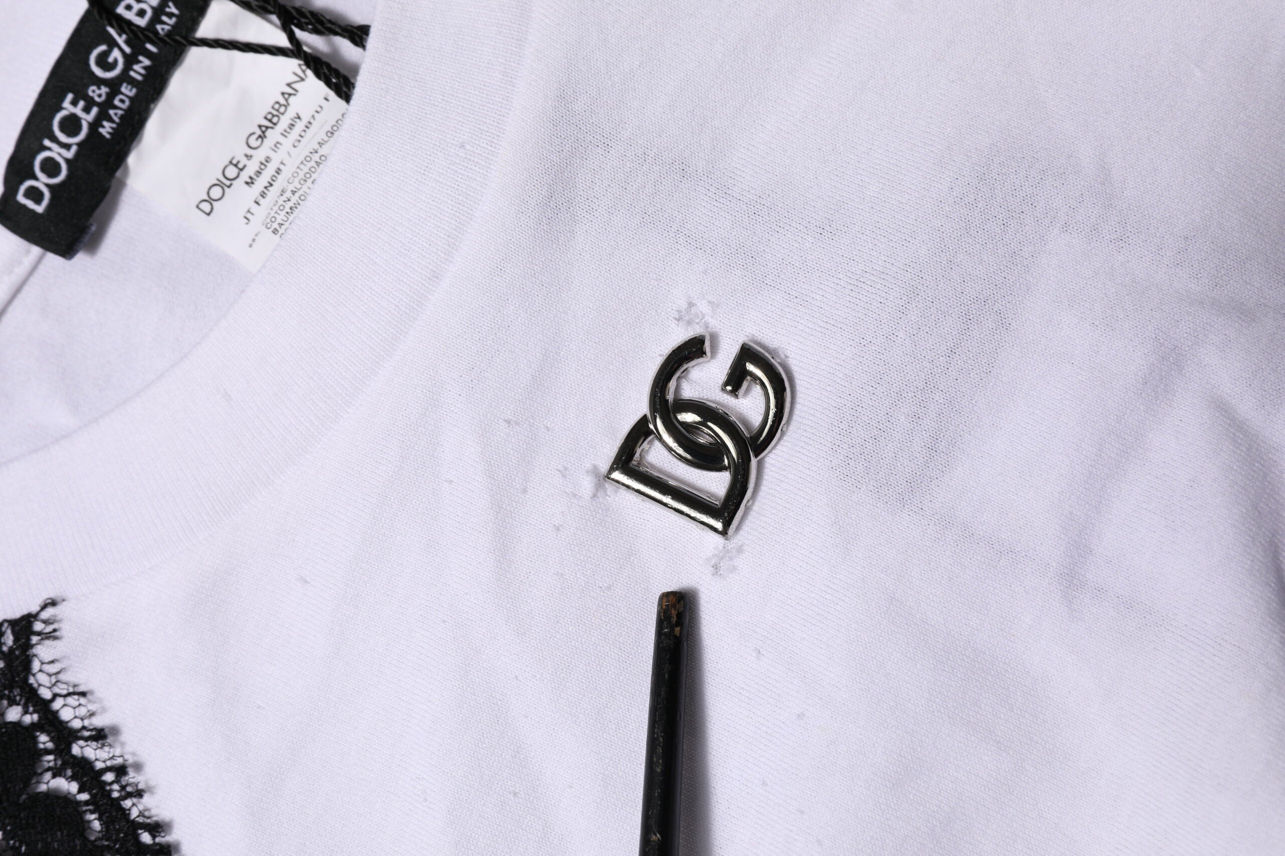 Dolce & Gabbana Weißes florales Top mit DG-Details aus Spitze T-shirt