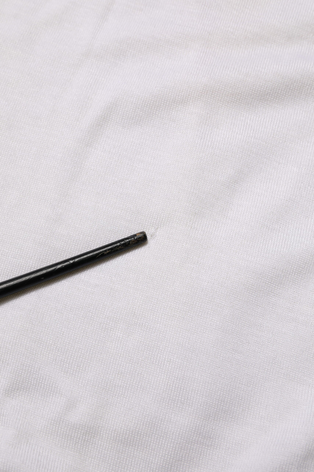 Dolce & Gabbana Weißer Kaschmir-Logo-Pullover mit V-Ausschnitt