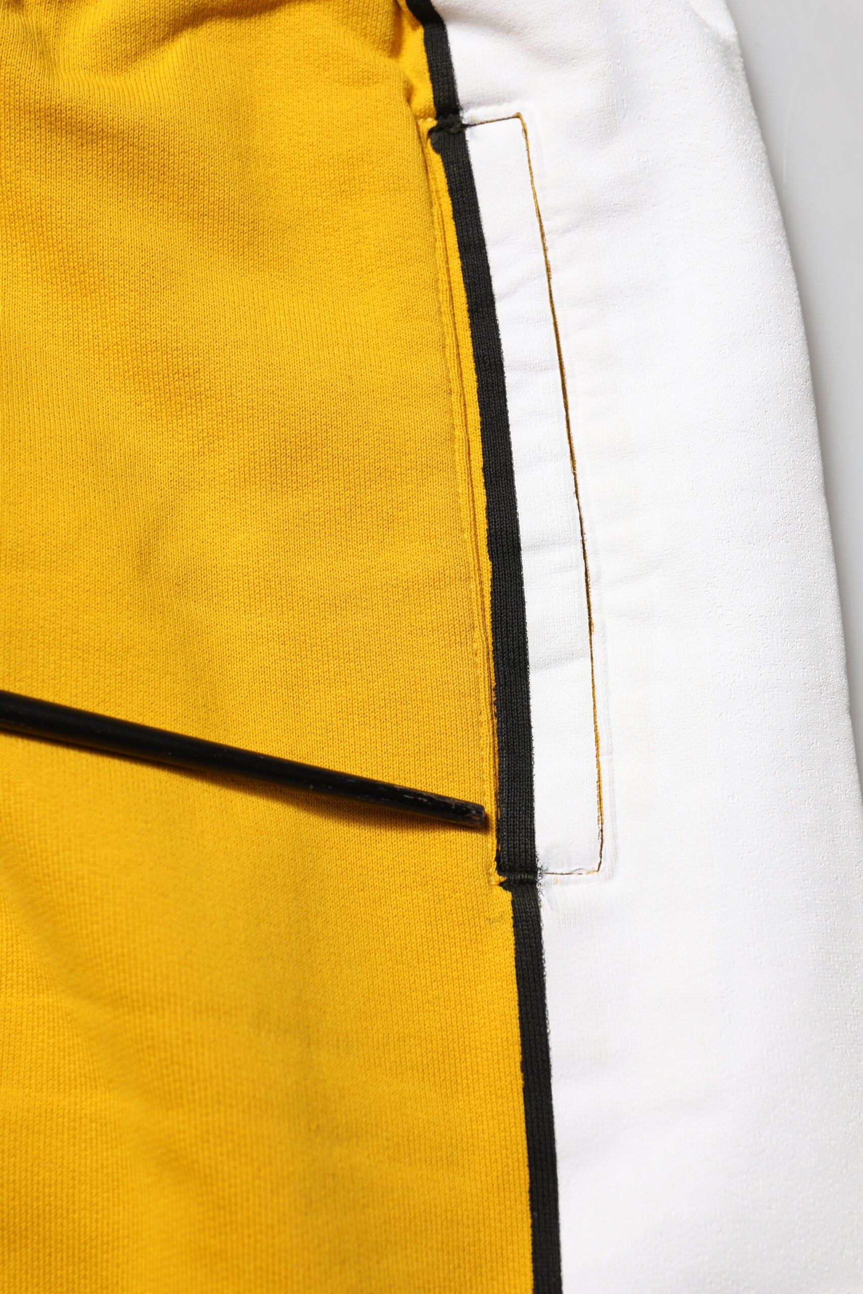 Dolce & Gabbana Gelbe Baumwoll-Sweatpants Jogger-Hose