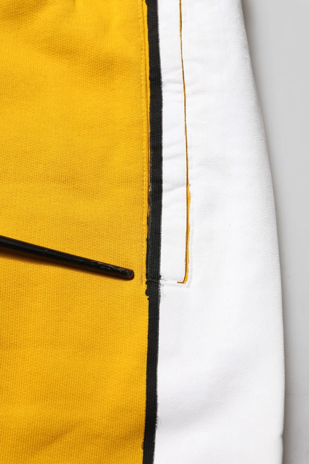 Dolce & Gabbana Gelbe Baumwoll-Sweatpants Jogger-Hose