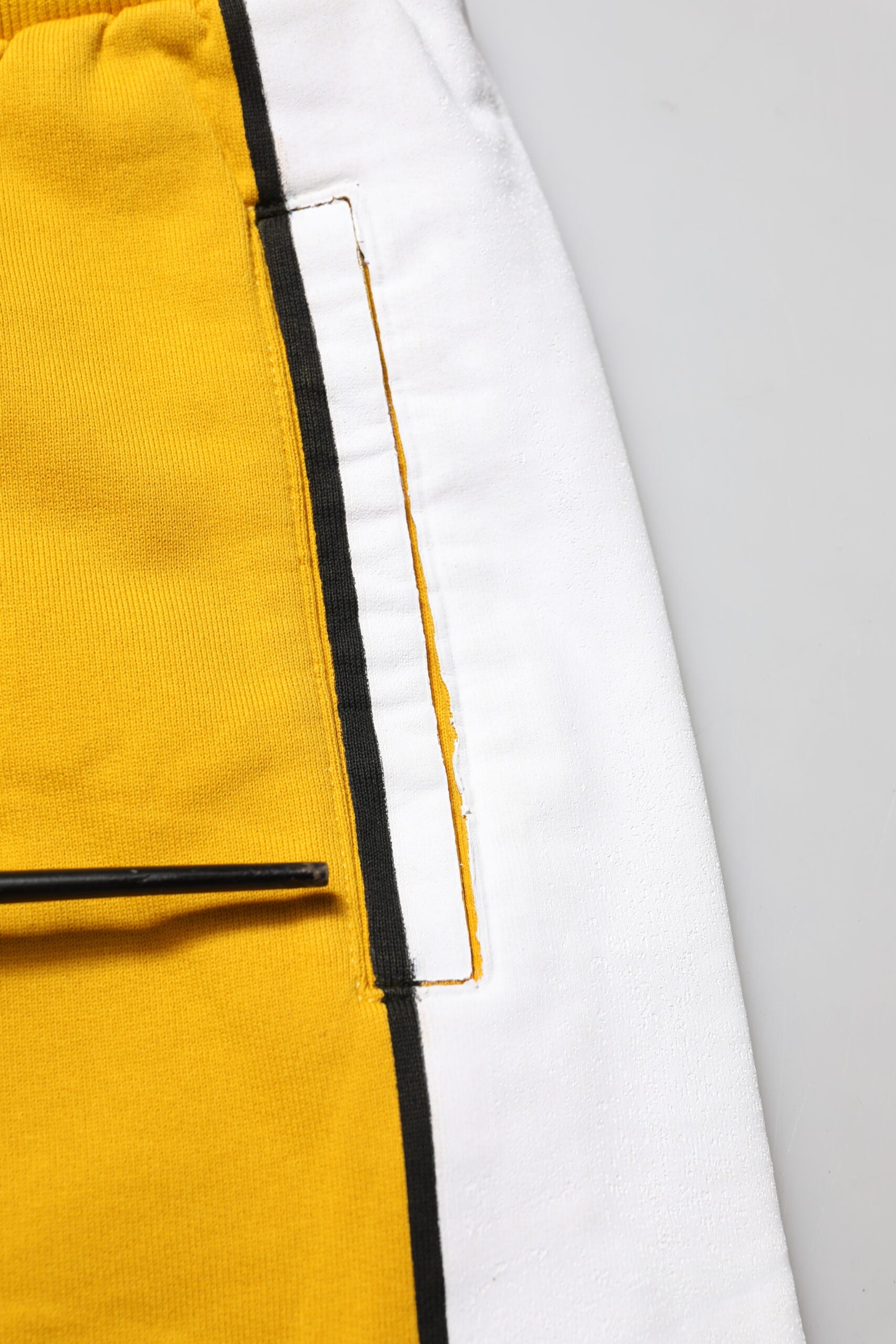 Dolce & Gabbana Gelbe Baumwolle Casual Sweatpants Jogger Pants