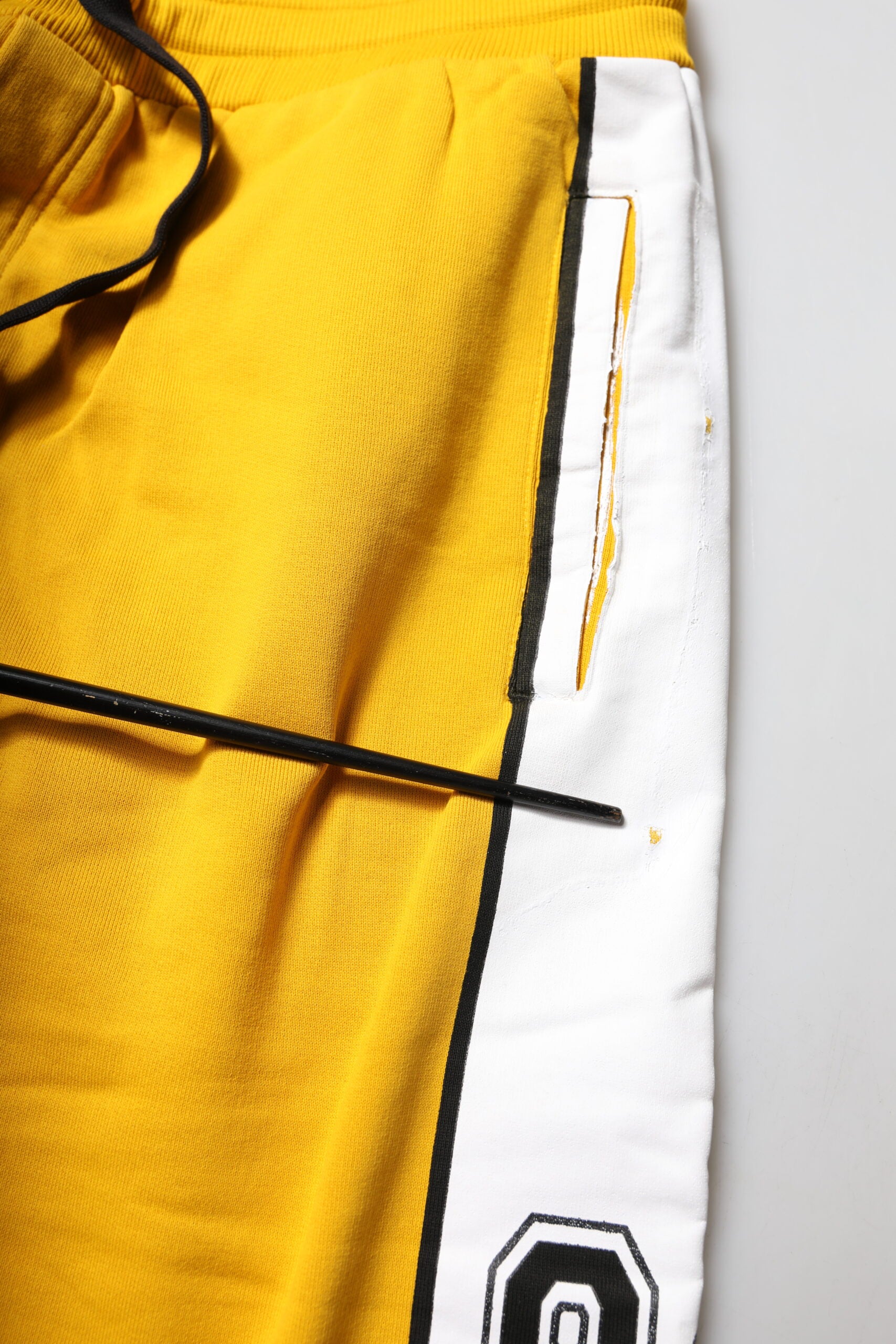 Dolce & Gabbana Gelbe Jogginghose mit Baumwolldruck Jogginghose