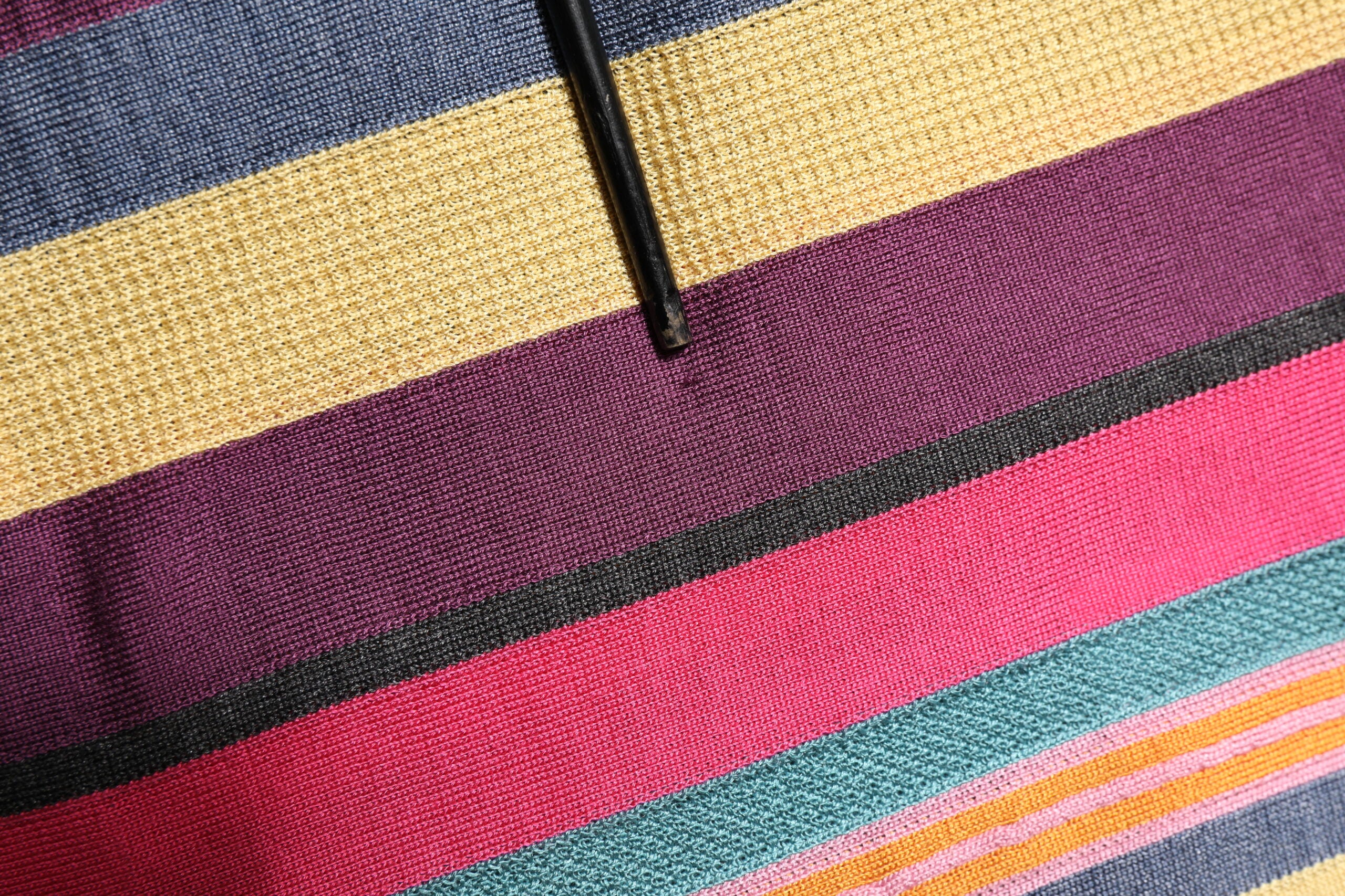 Dolce & Gabbana Mehrfarbig gestreiftes Herren-Polo-T-Shirt mit Kragen