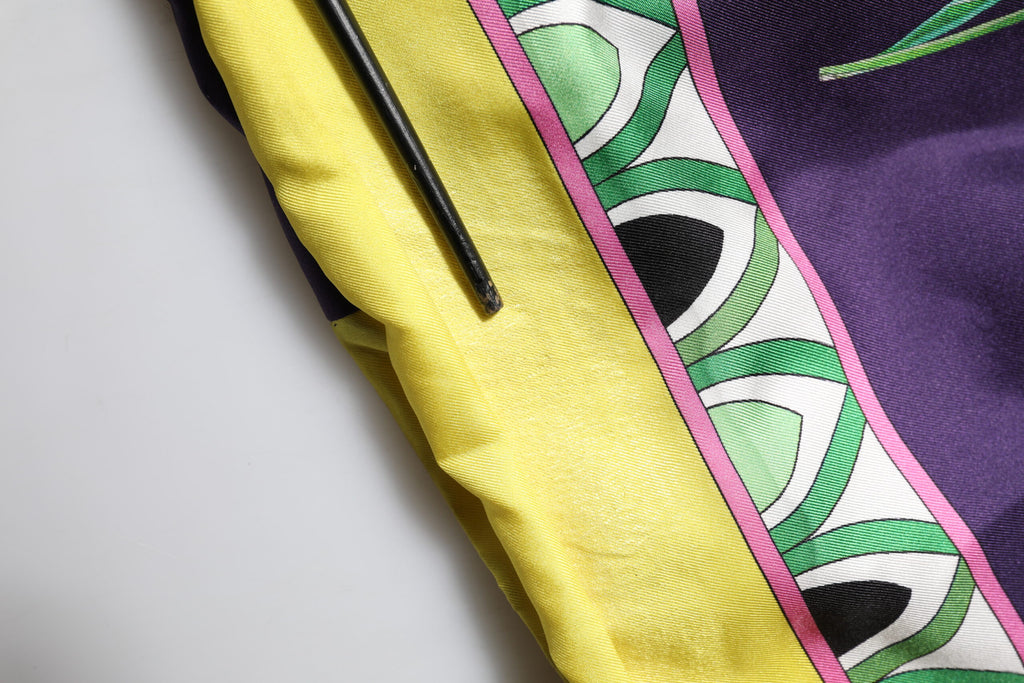 Dolce & Gabbana Blauer Seidenmantel mit Blumenmuster und langen Ärmeln zum Wickeln