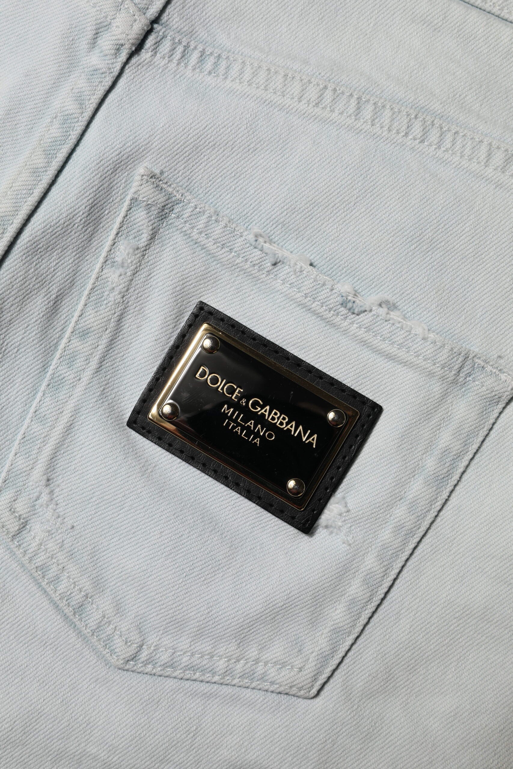 Dolce & Gabbana Hellblaue gewaschene Denim-Baumwolle Hot Pants Shorts