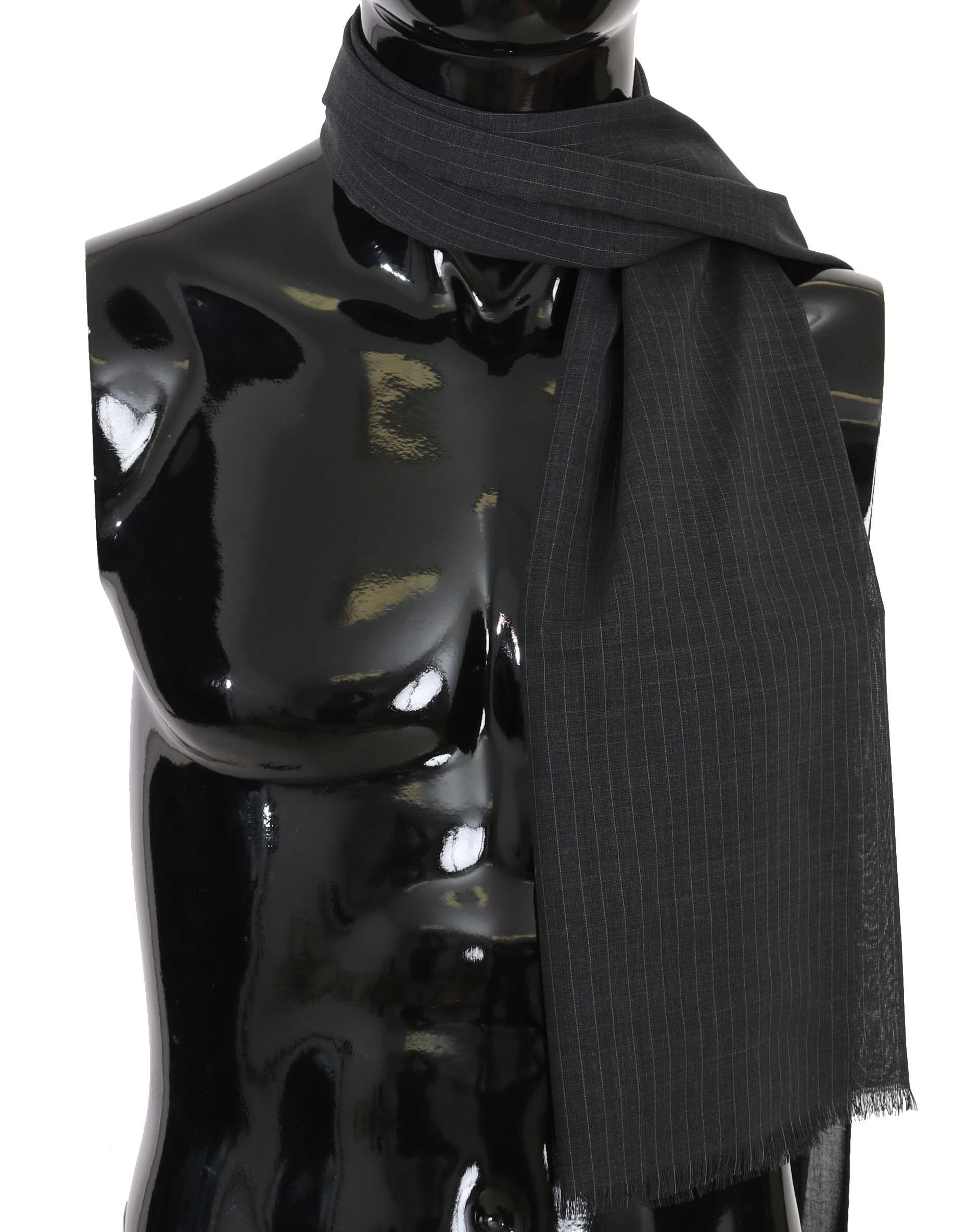 Dolce & Gabbana Grauer Wickelschal aus 100% Wolle mit Streifenmuster