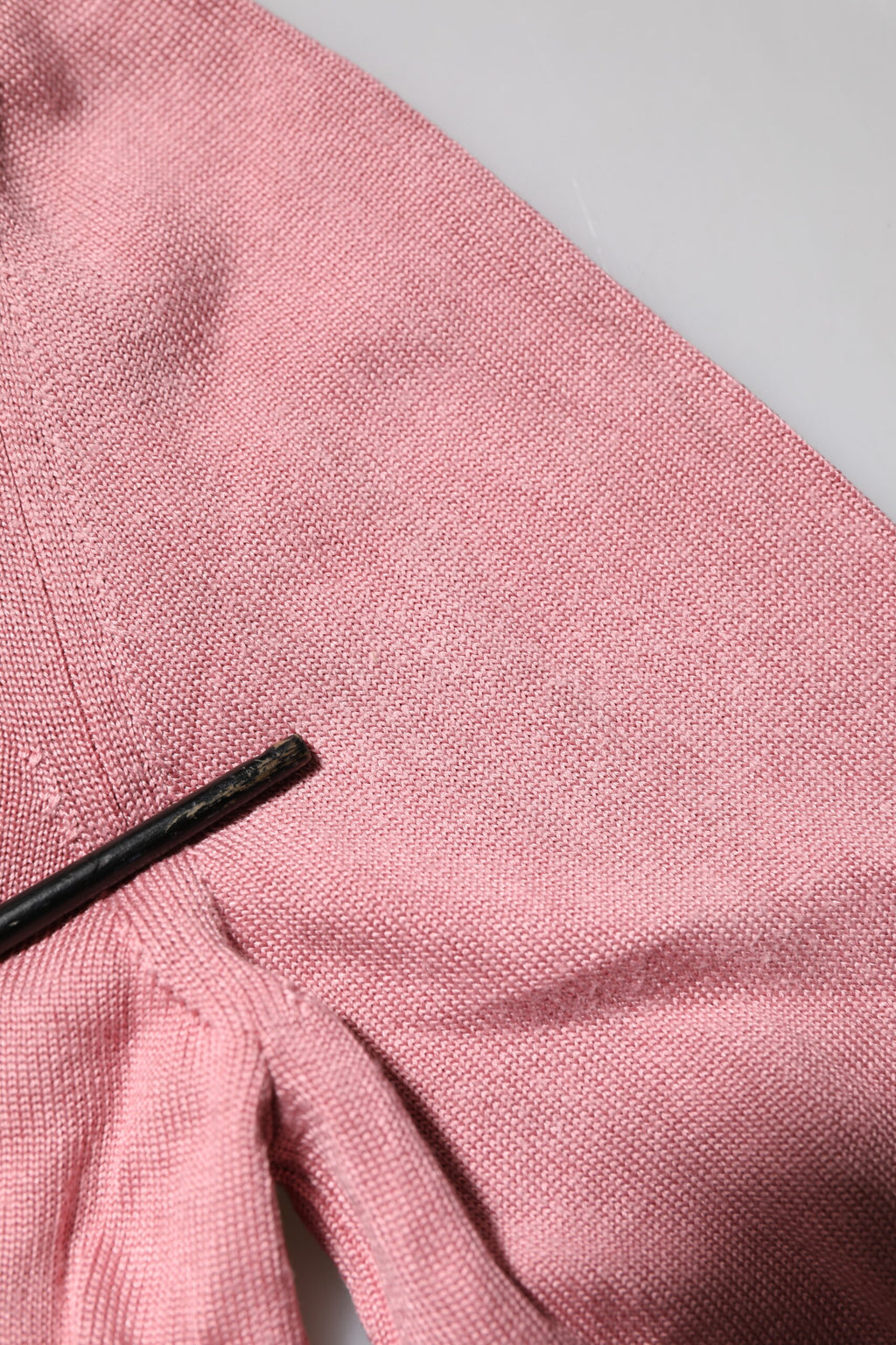 Dolce & Gabbana Rosa Seidenstrickjacke mit Rundhalsausschnitt