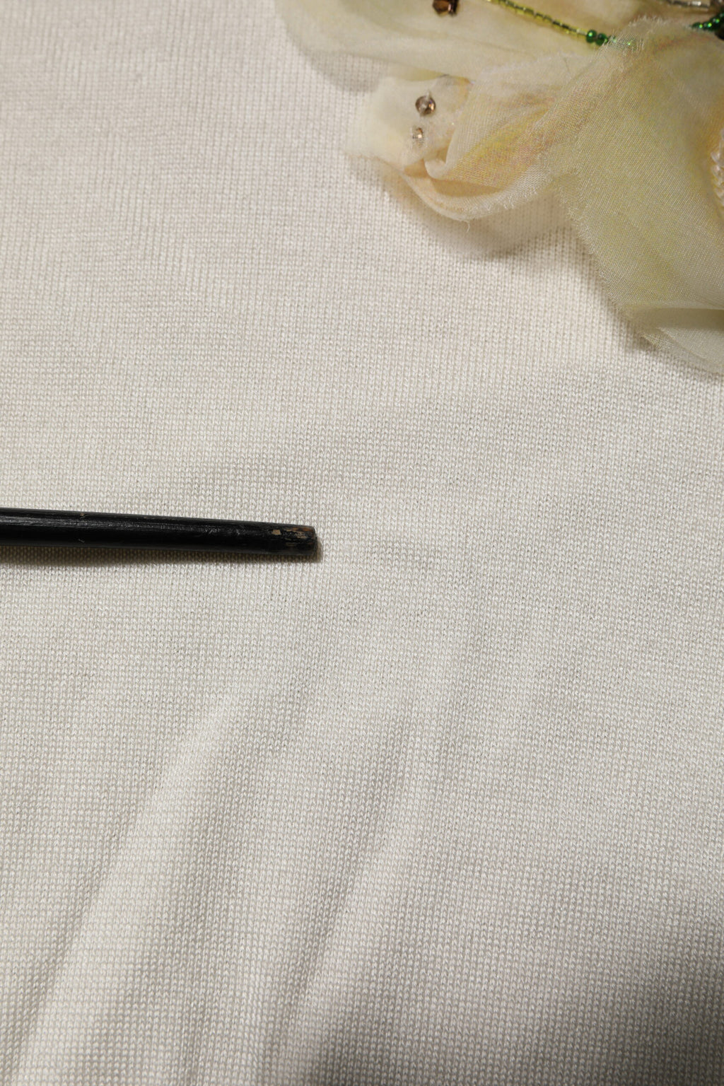 Dolce & Gabbana Weißer Seidenlilien-Pullover mit Verzierungen