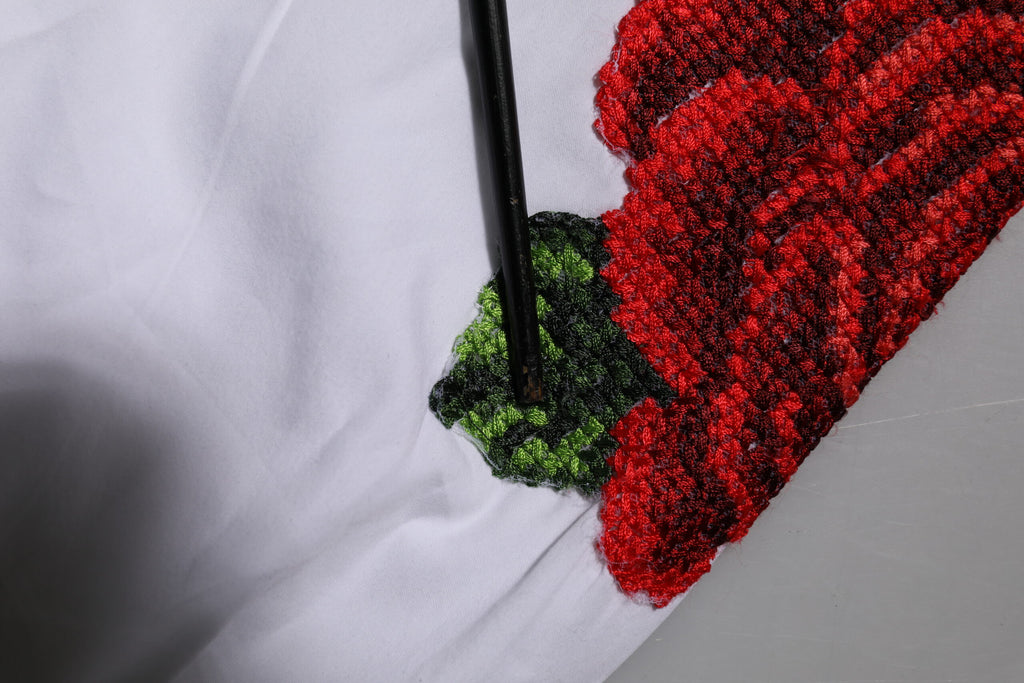 Dolce & Gabbana Weißes Hemd mit Rosenstickerei und Kragen