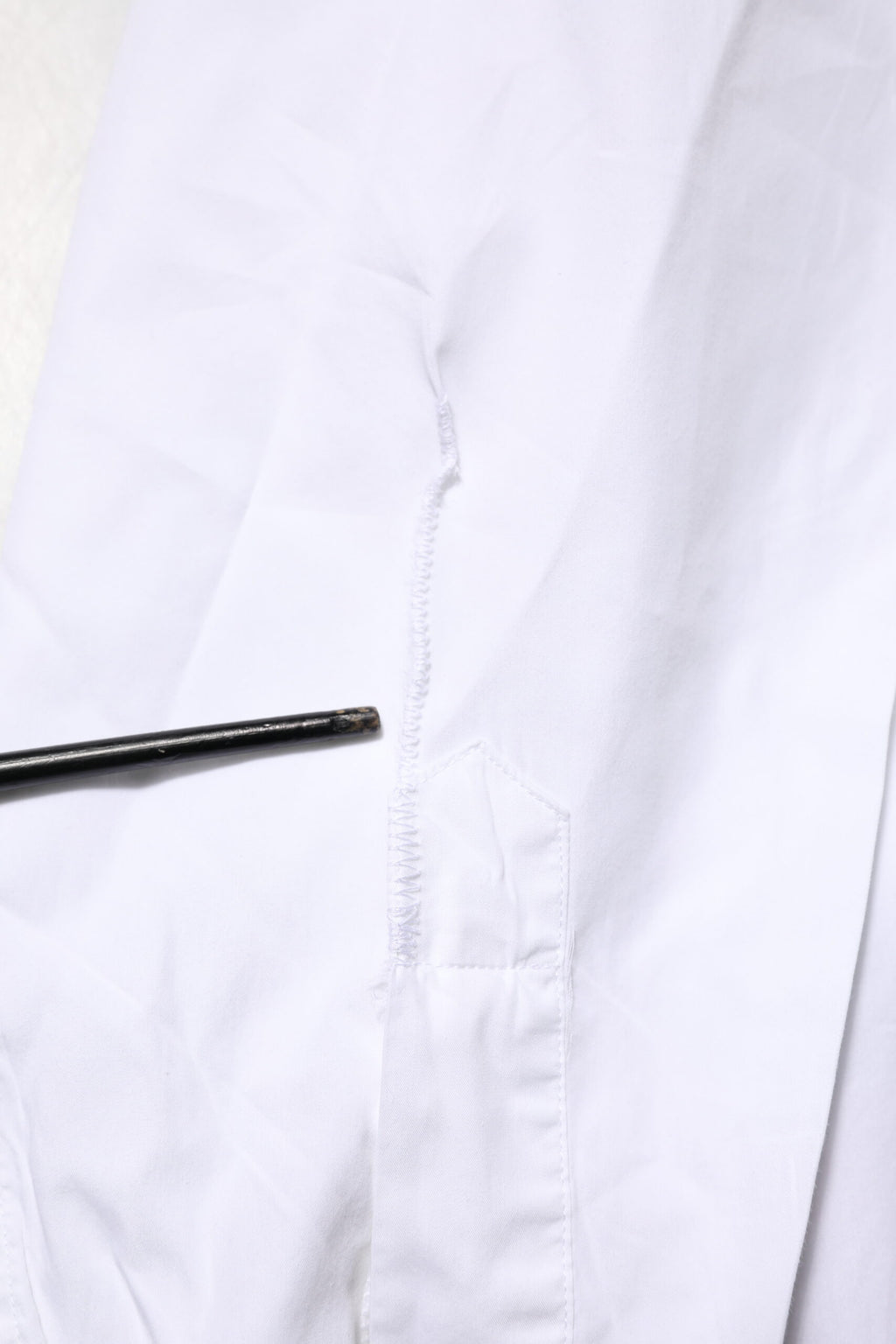 Dolce & Gabbana Weißes Hemd mit Rosenstickerei und Kragen