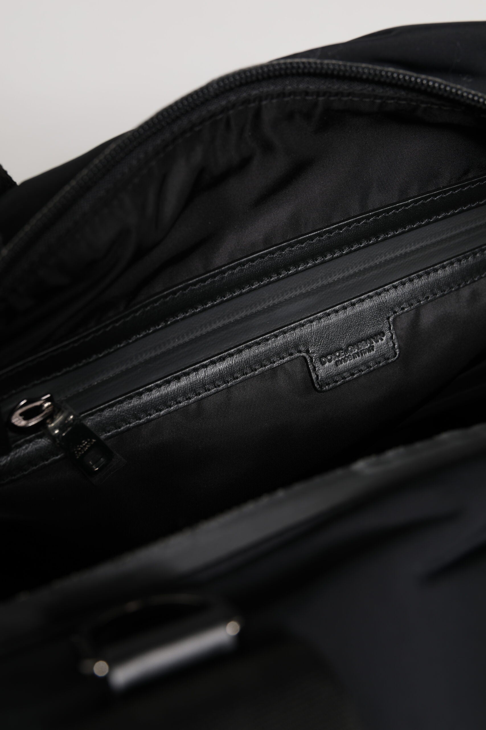 Dolce & Gabbana Exquisite Brieftasche aus grünem Straußenleder