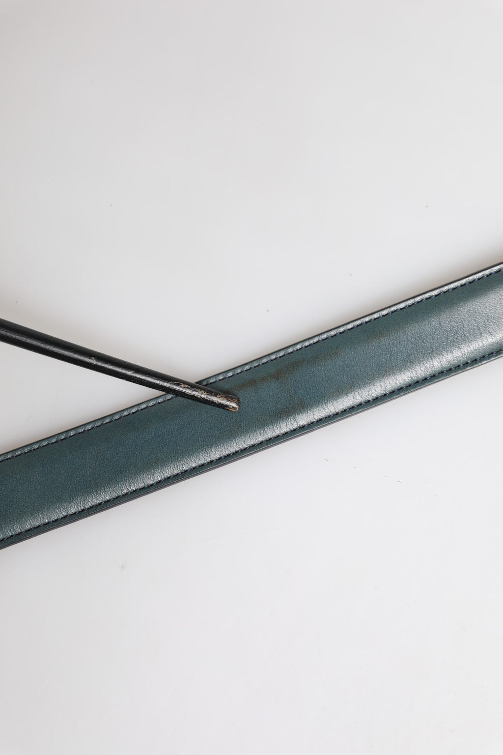 Dolce & Gabbana Grüner klassischer Ledergürtel mit Metall-Logo-Schnalle