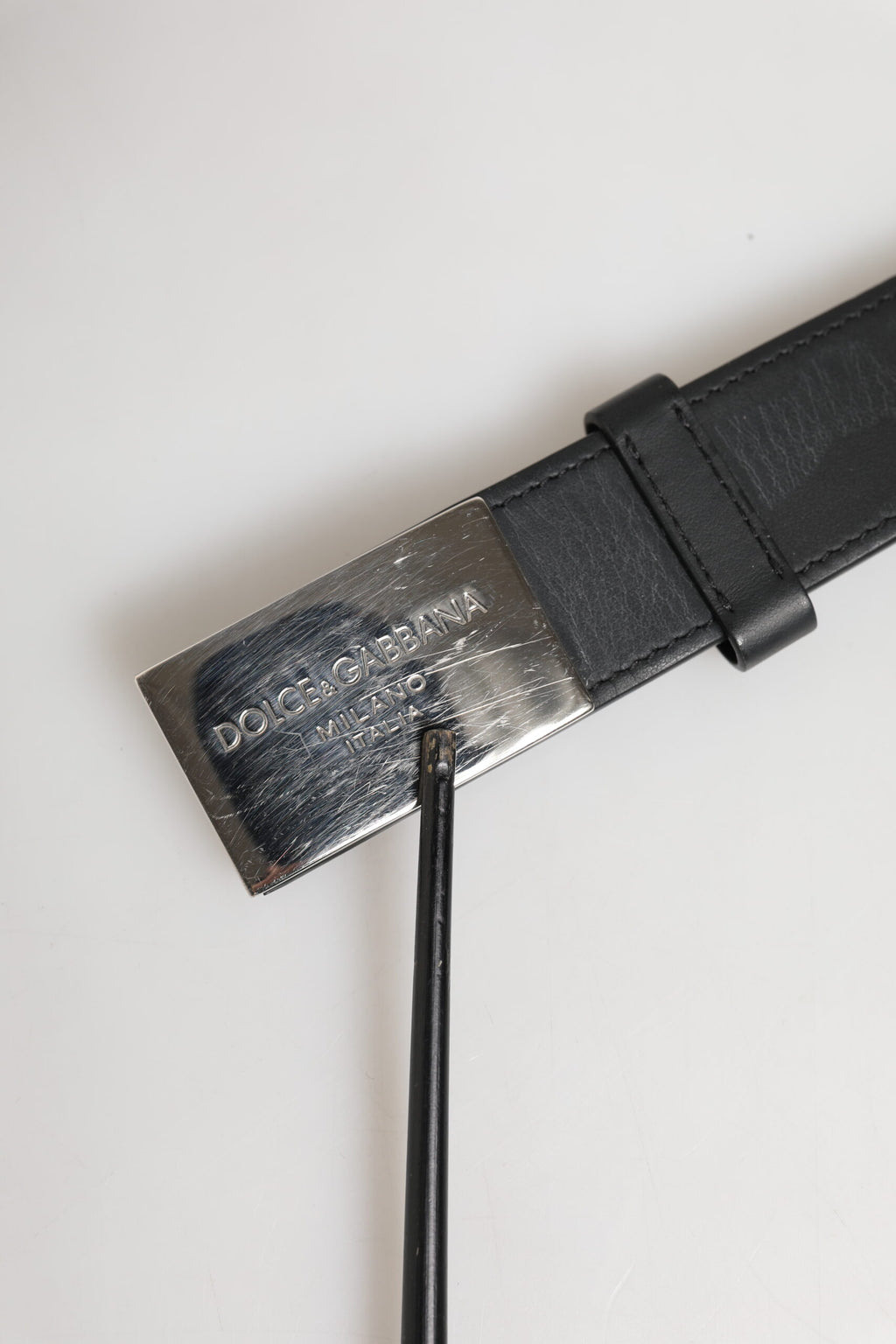 Dolce & Gabbana Schwarzer Leder-Gürtel mit klassischer Metall-Logo-Schnalle
