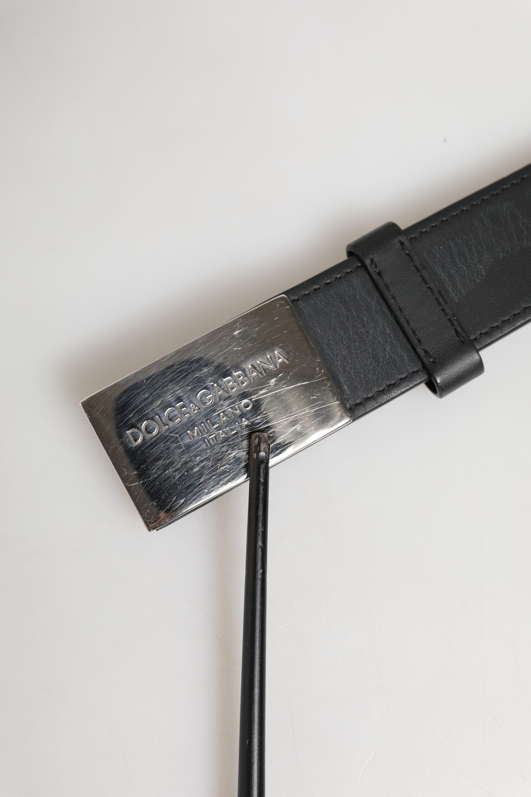 Dolce & Gabbana Schwarzer Leder-Gürtel mit klassischer Metall-Logo-Schnalle