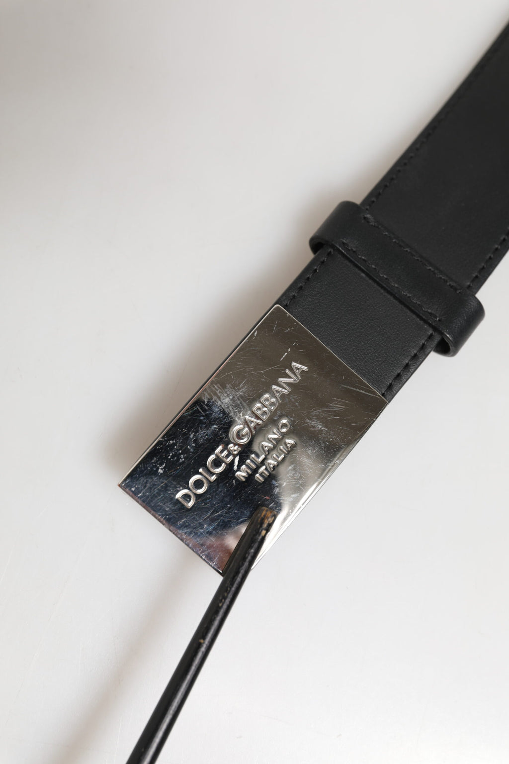 Dolce & Gabbana Schwarzer Leder-Gürtel mit klassischer Metall-Logo-Schnalle