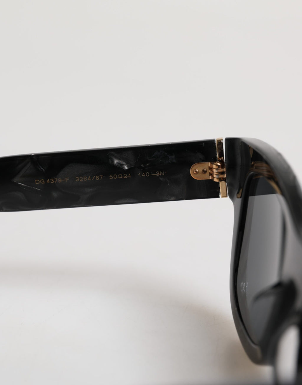 Dolce & Gabbana Perlweißes Acetatgestell Domenico Shade Sonnenbrille