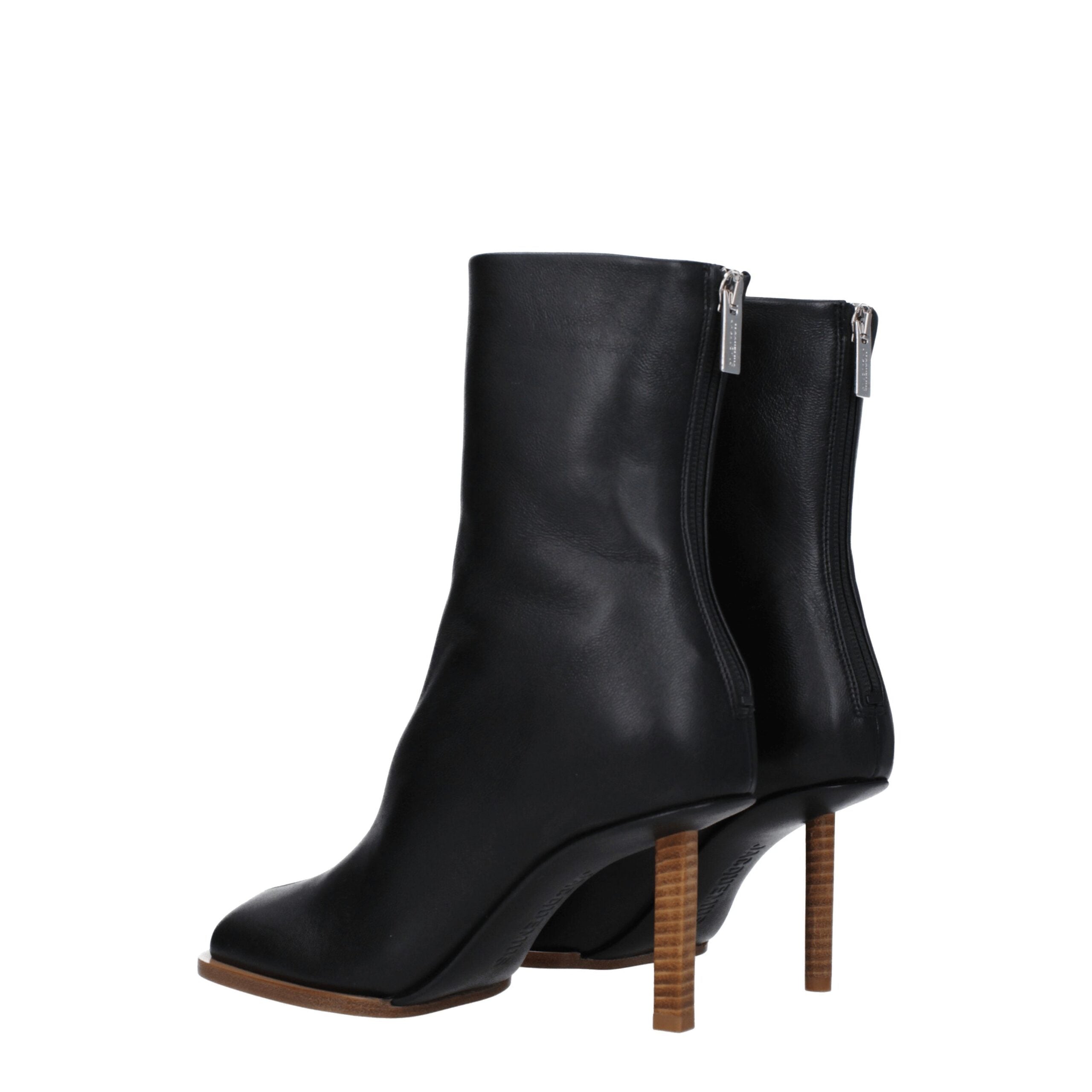 Jacquemus Schwarze Lederstiefeletten