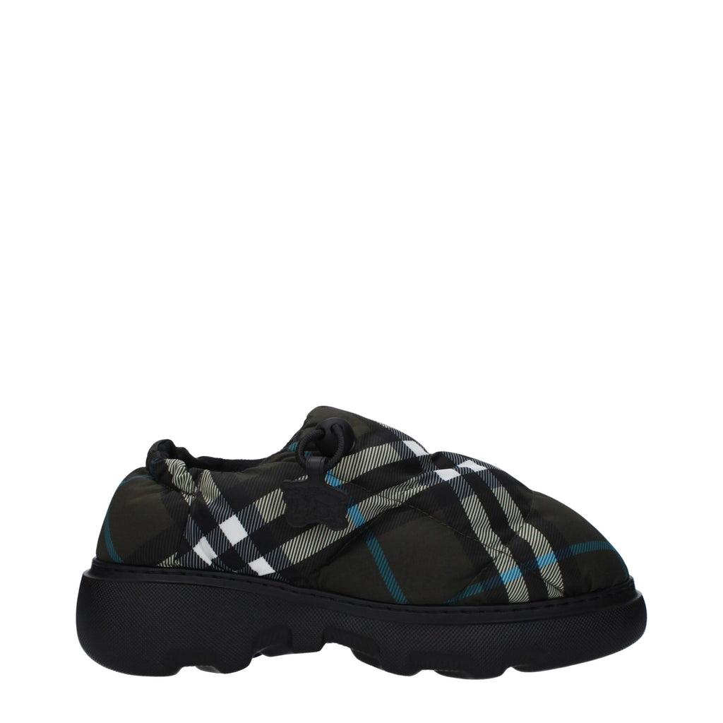 Burberry Slipper aus grünem Stoff