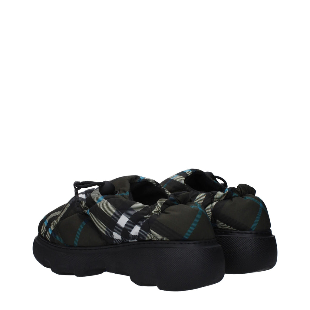 Burberry Slipper aus grünem Stoff