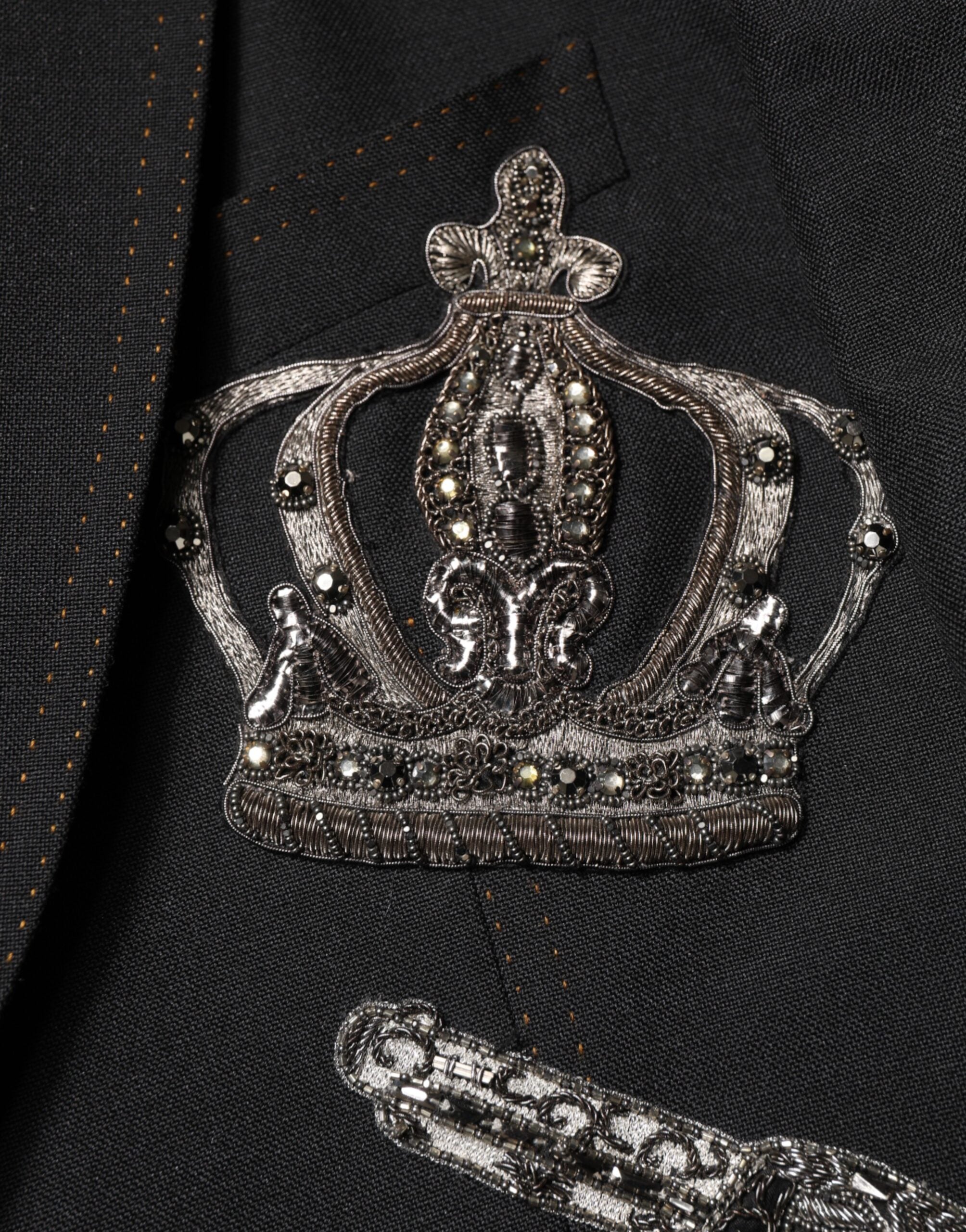 Dolce & Gabbana Schwarzer Anzugmantel mit Bienenkrone und Blazer