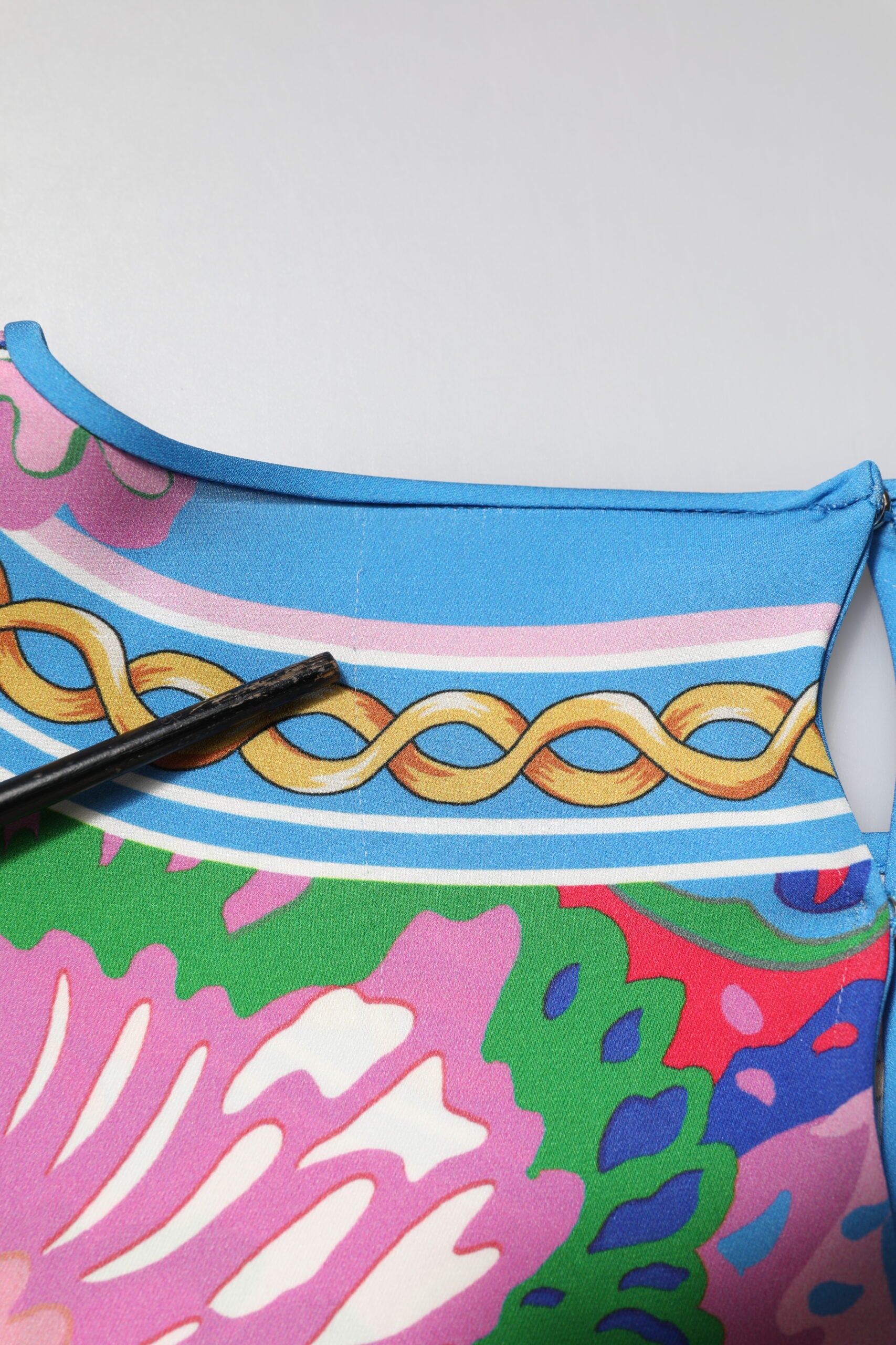 Dolce & Gabbana Mehrfarbig bedruckte Tunika-Bluse mit Blumenmuster