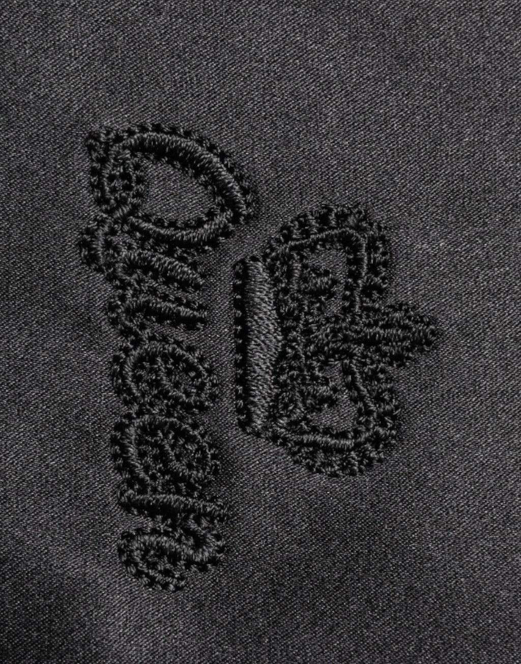 Dolce & Gabbana Schwarzes Seidenblusentop mit Ascot-Kragen und Knöpfen