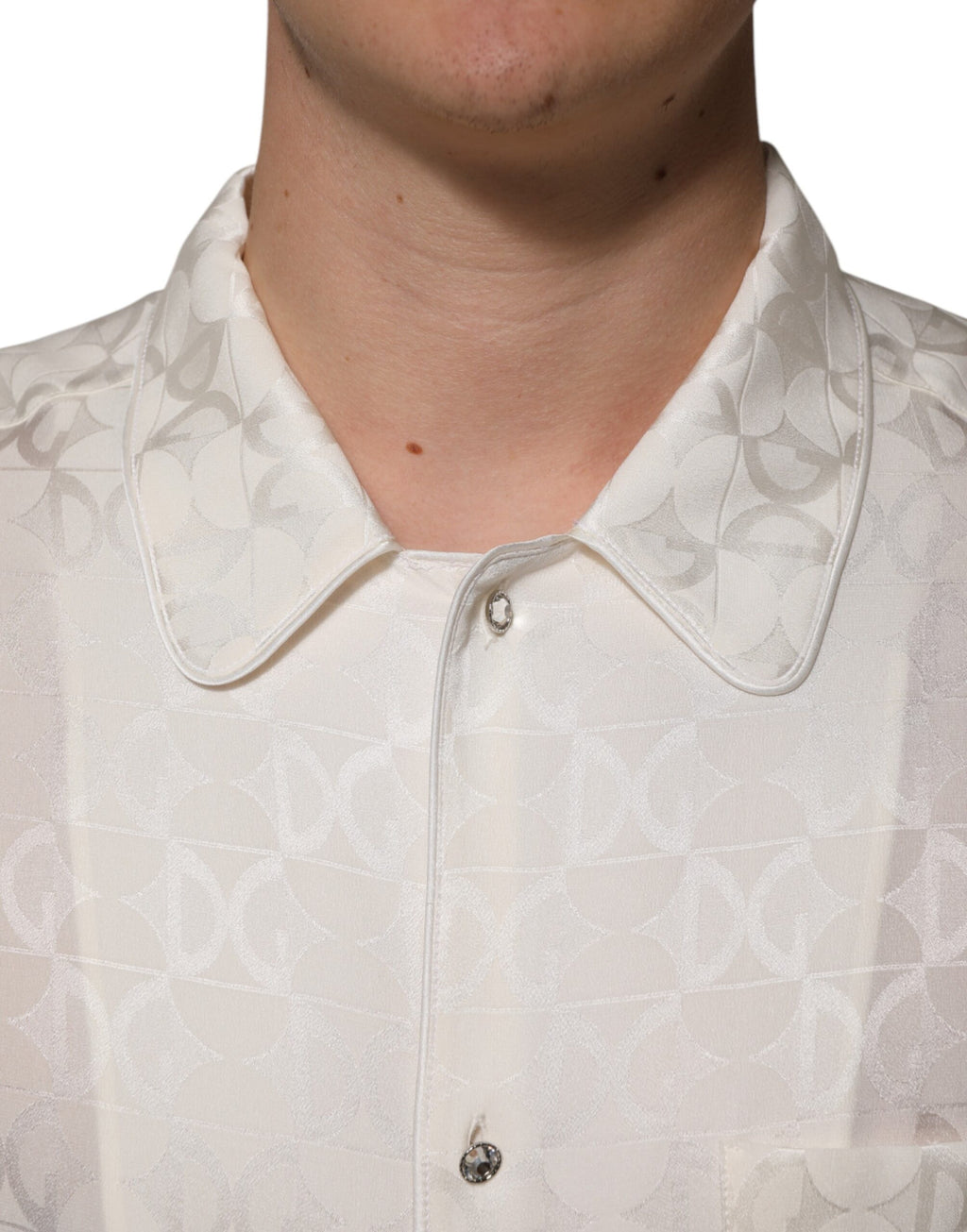 Dolce & Gabbana Weißes Seidenhemd mit DG-Logo-Druck und langen Ärmeln