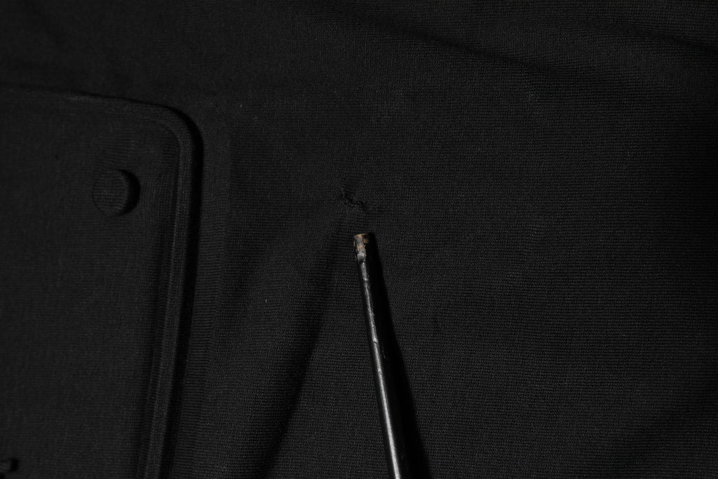 Dolce & Gabbana Schwarzes T-Shirt mit geprägtem Logo und Rundhalsausschnitt aus Baumwolle