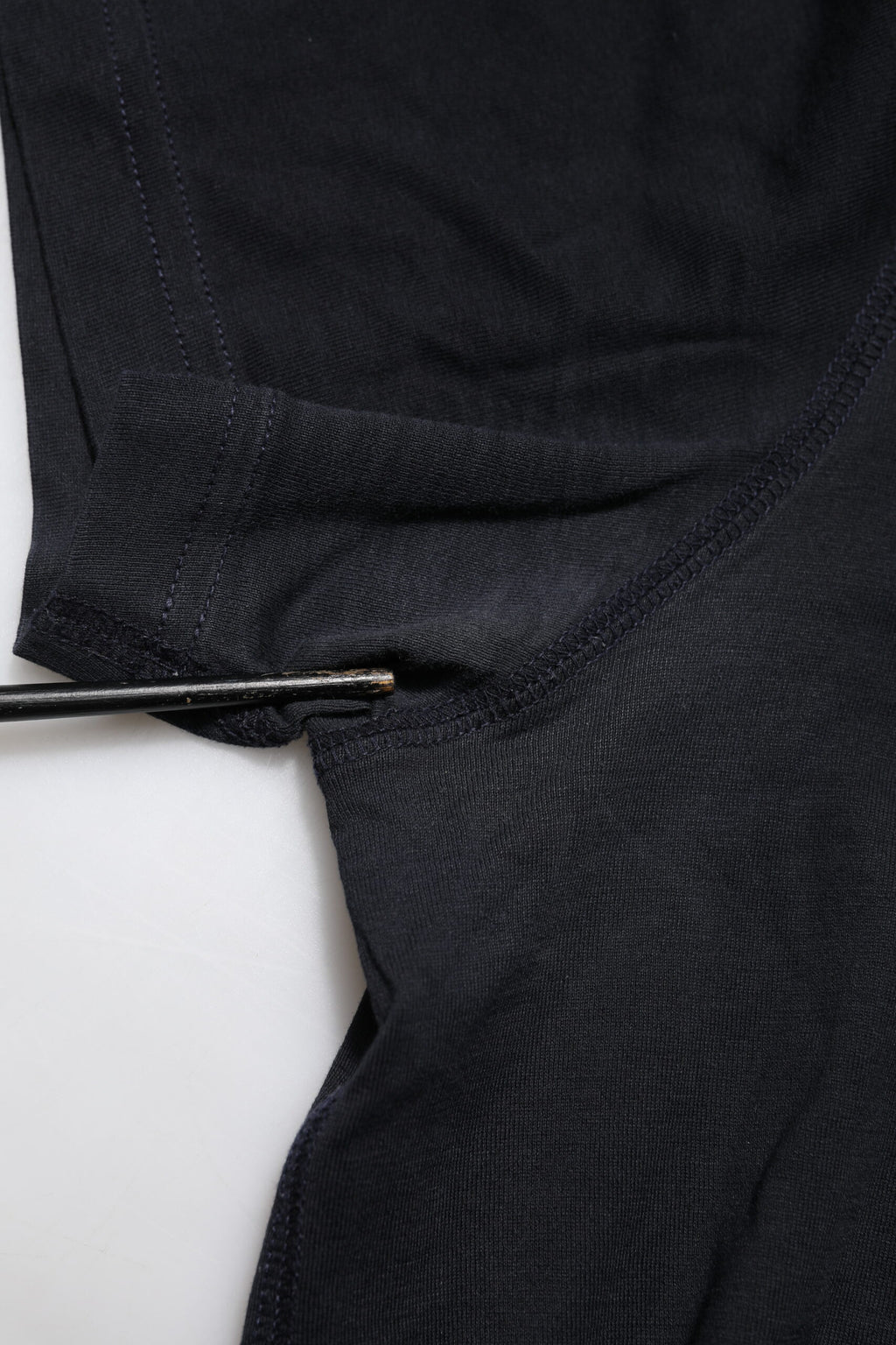 Dolce & Gabbana Dunkelblaues T-Shirt mit Logo-Plakette aus Baumwolle mit Rundhalsausschnitt