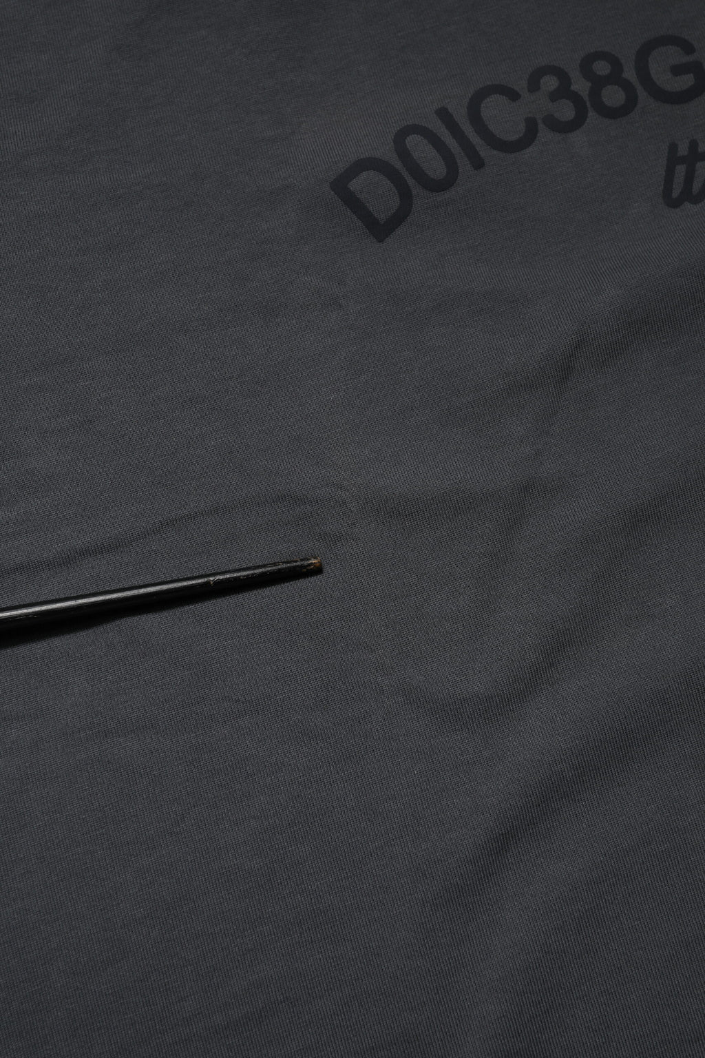 Dolce & Gabbana Graues Logo-Grafik-T-Shirt mit Rundhalsausschnitt aus Baumwolle