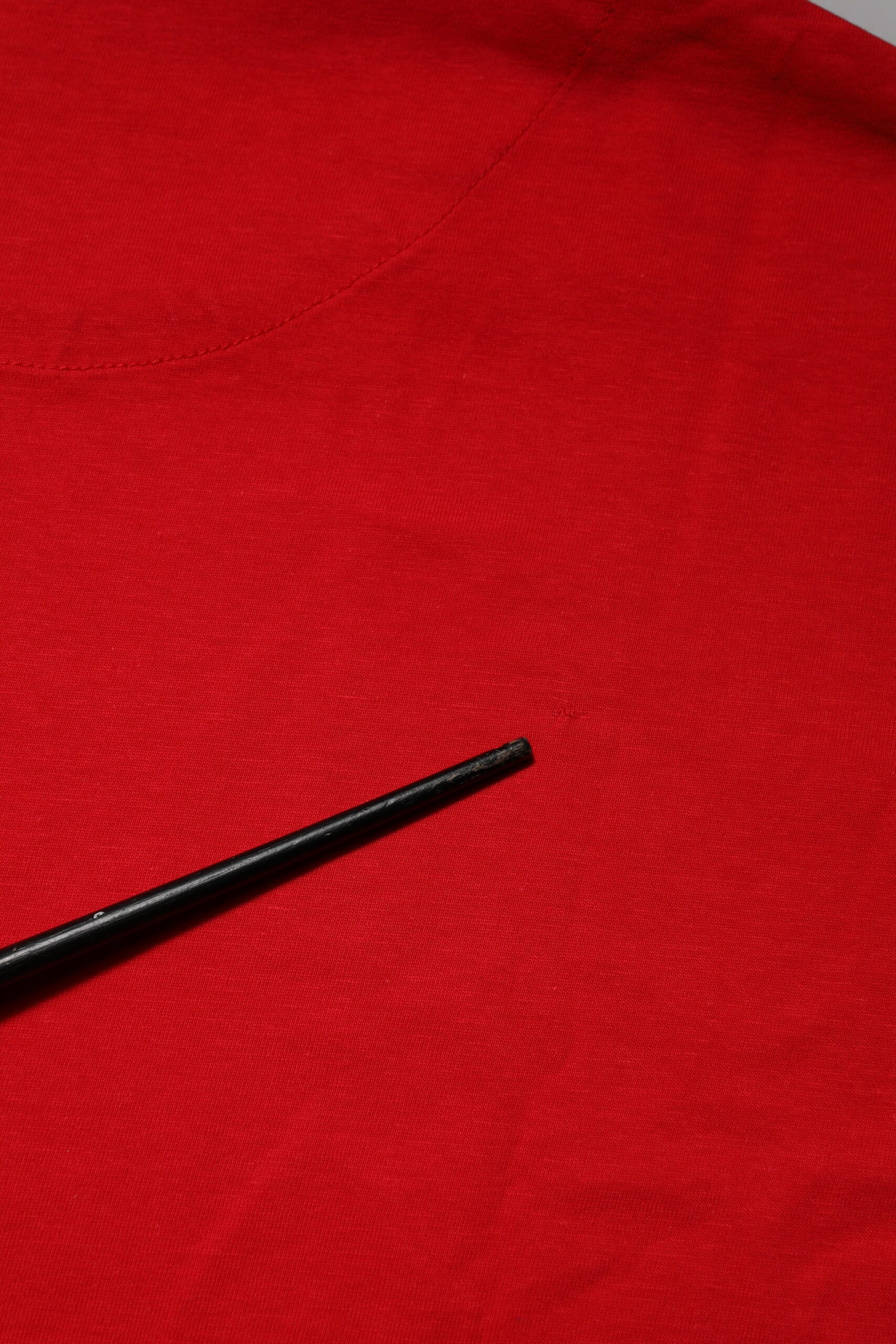 Dolce & Gabbana Rotes T-Shirt mit Rundhalsausschnitt und kurzen Ärmeln