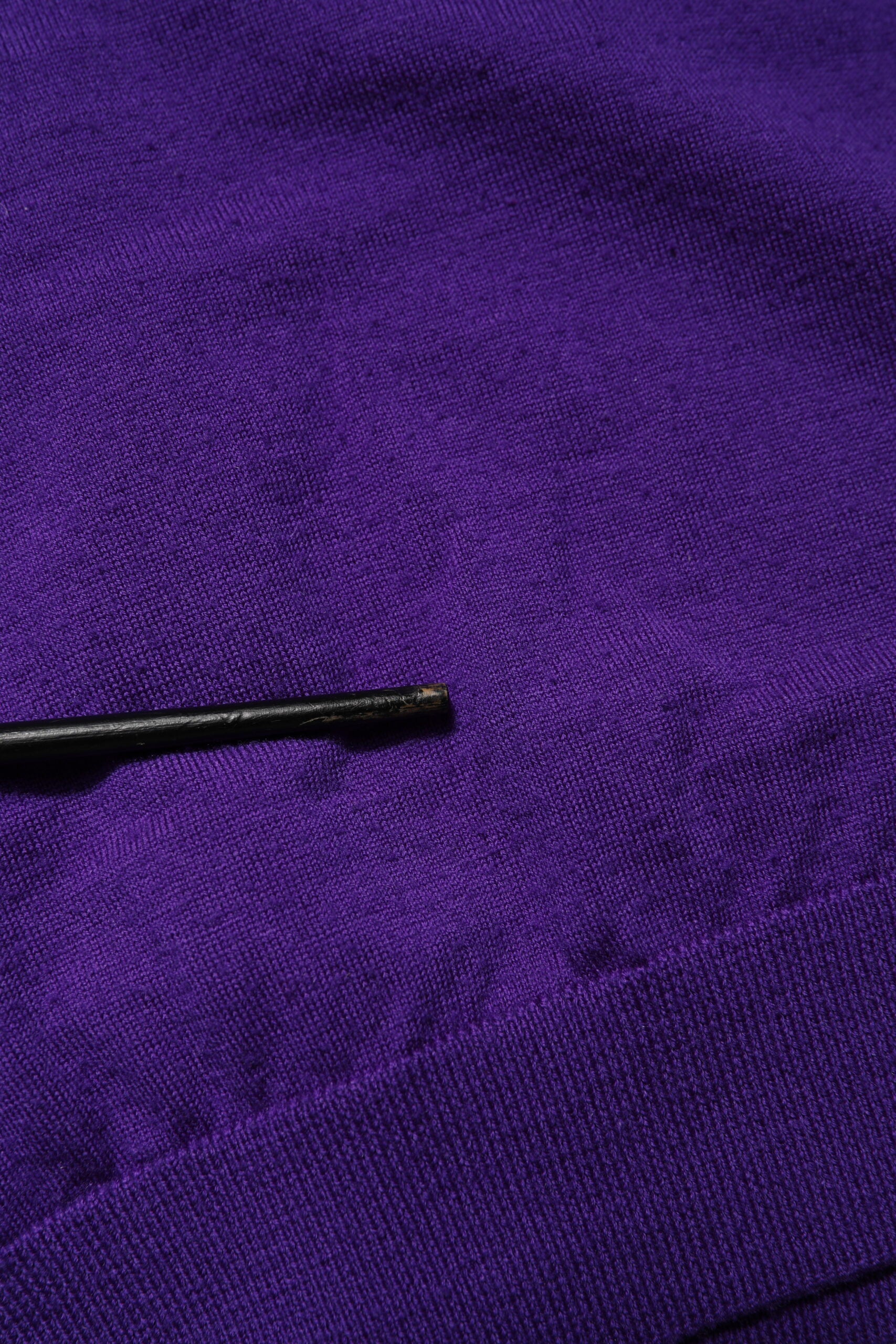 Dolce & Gabbana Lila Strickjacke mit V-Ausschnitt aus Wolle