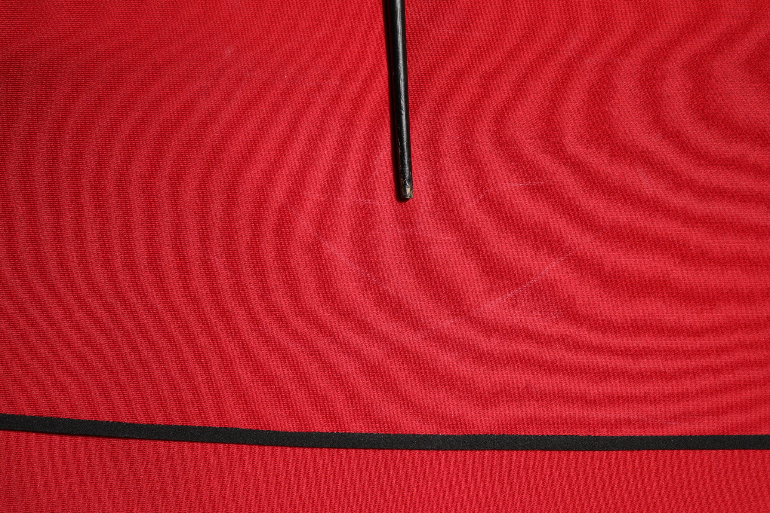 Dolce & Gabbana Rotes Viskose-Stretch-Scheide-Midikleid mit Schlitz